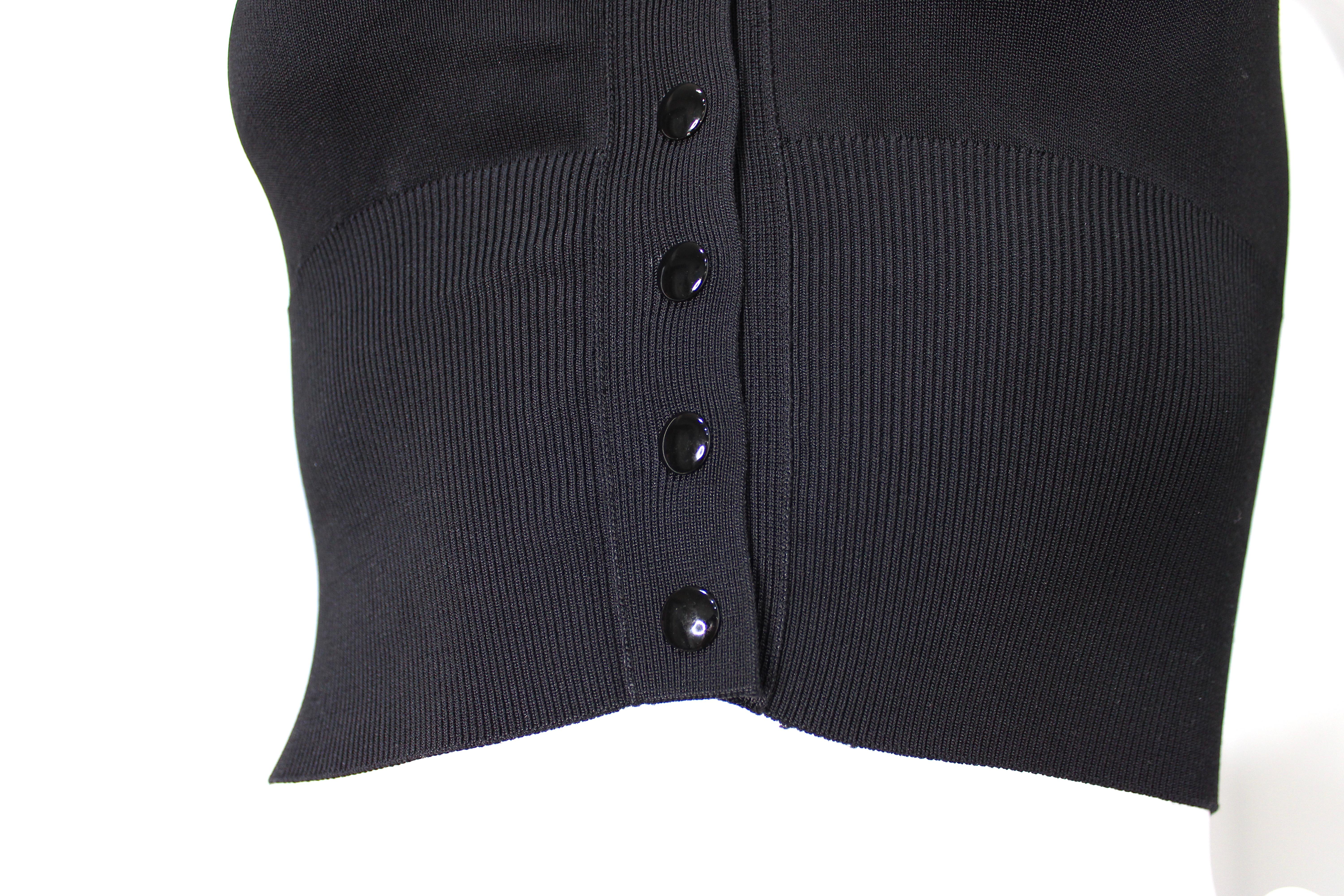 Alexander Wang - Noir - Top boutonné à col en V et à manches courtes Bon état - En vente à Scottsdale, AZ