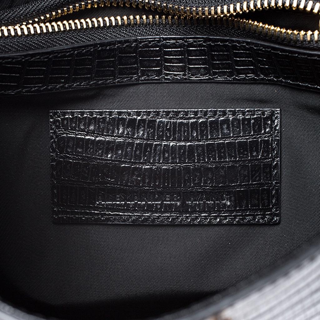 Alexander Wang Black Croc Embossed Leather Lydia Wristlet Clutch In Good Condition In Dubai, Al Qouz 2