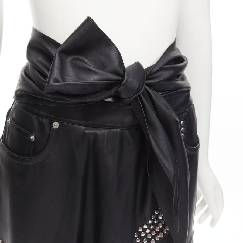ALEXANDER WANG black faux leather silver studded draped wrap tie shorts US2 XS
Reference: AAWC/A00313
Brand: Alexander Wang
Designer: Alexander Wang
Material: Polyester
Color: Black, Silver
Pattern: Solid
Closure: Zip Fly
Extra Details: Wrap belt