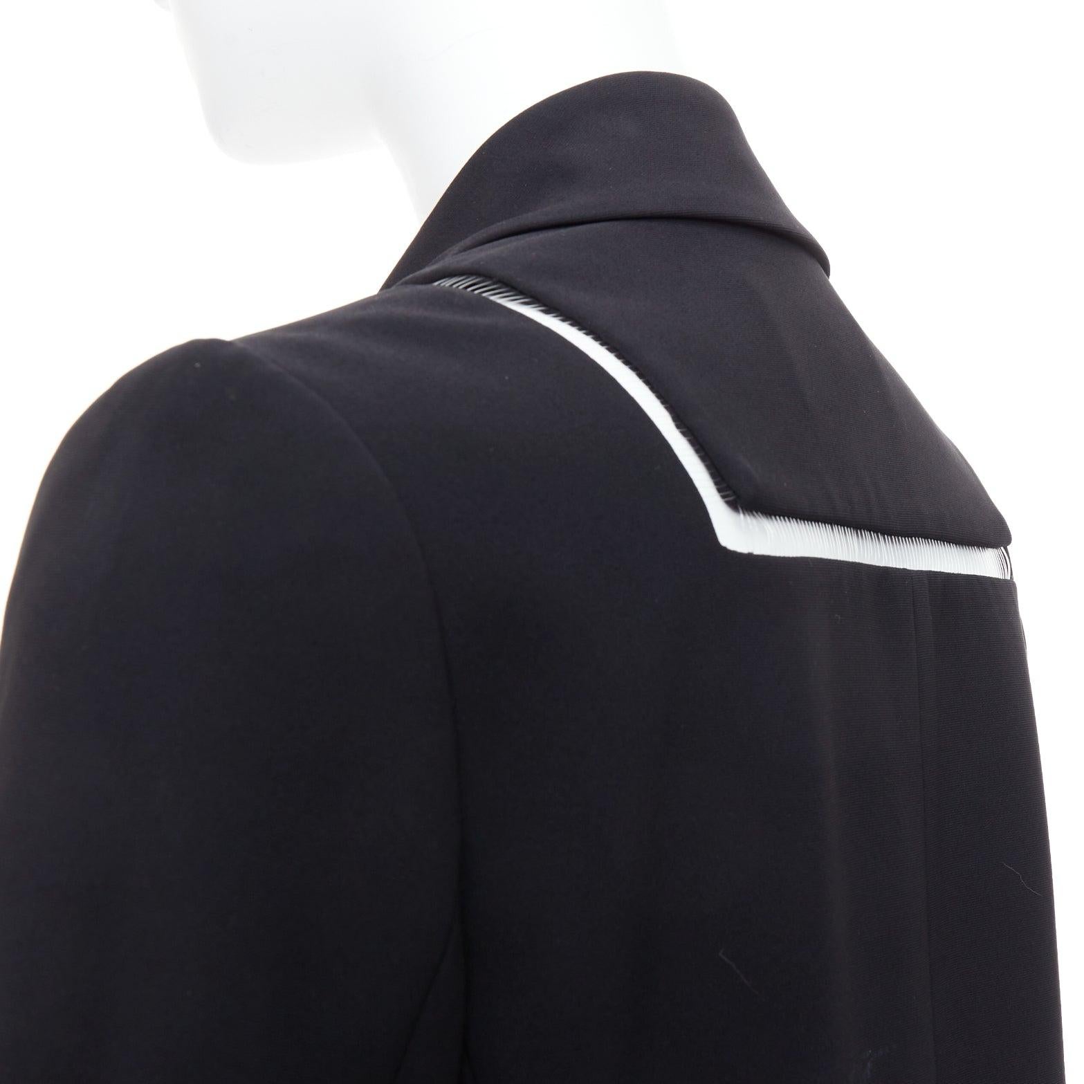 ALEXANDER WANG black fish wise tcut out long blazer jacket US0 XS
Reference: ECLO/A00037
Brand: Alexander Wang
Designer: Alexander Wang
Material: Triacetate, Blend
Color: Black, Clear
Pattern: Solid
Lining: Black Fabric
Extra Details: Cut out