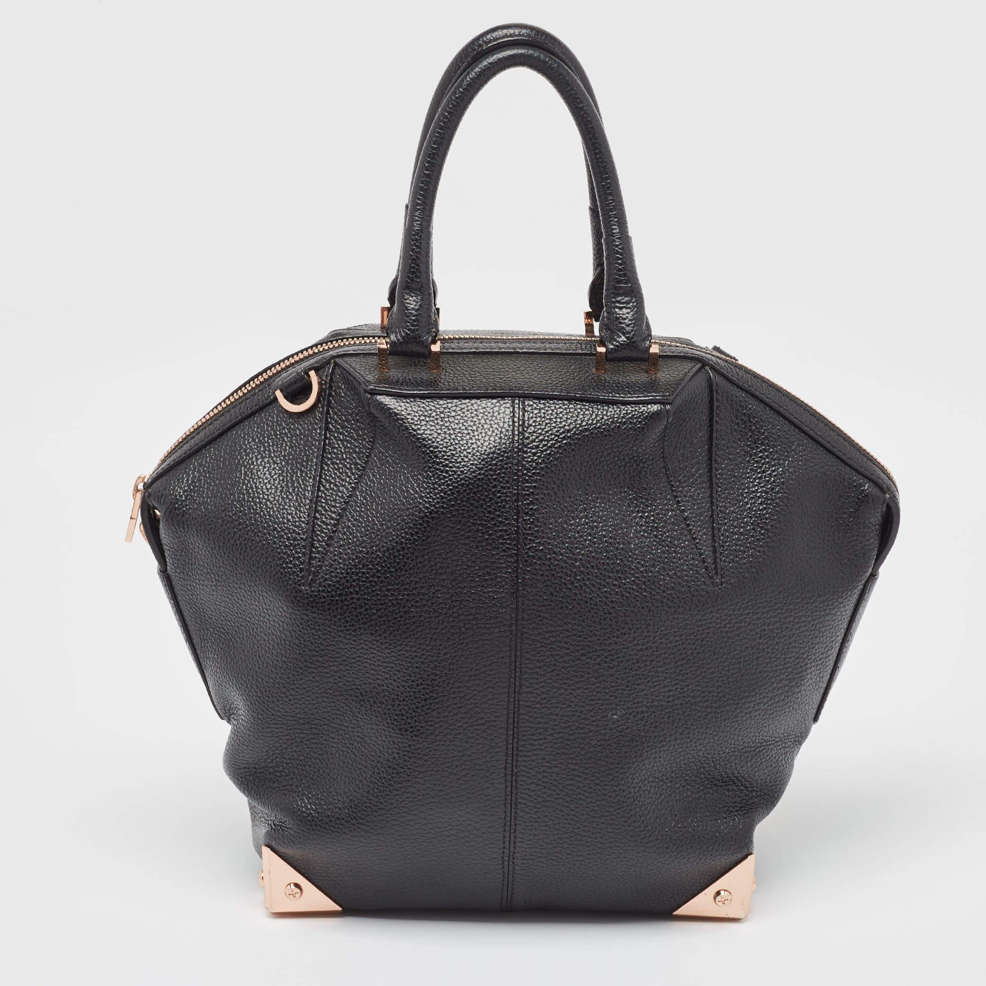 This satchel is rendered in the finest quality materials into an elegant design. Versatile and functional, it is well-sized for your daily use.

Includes: Detachable Strap