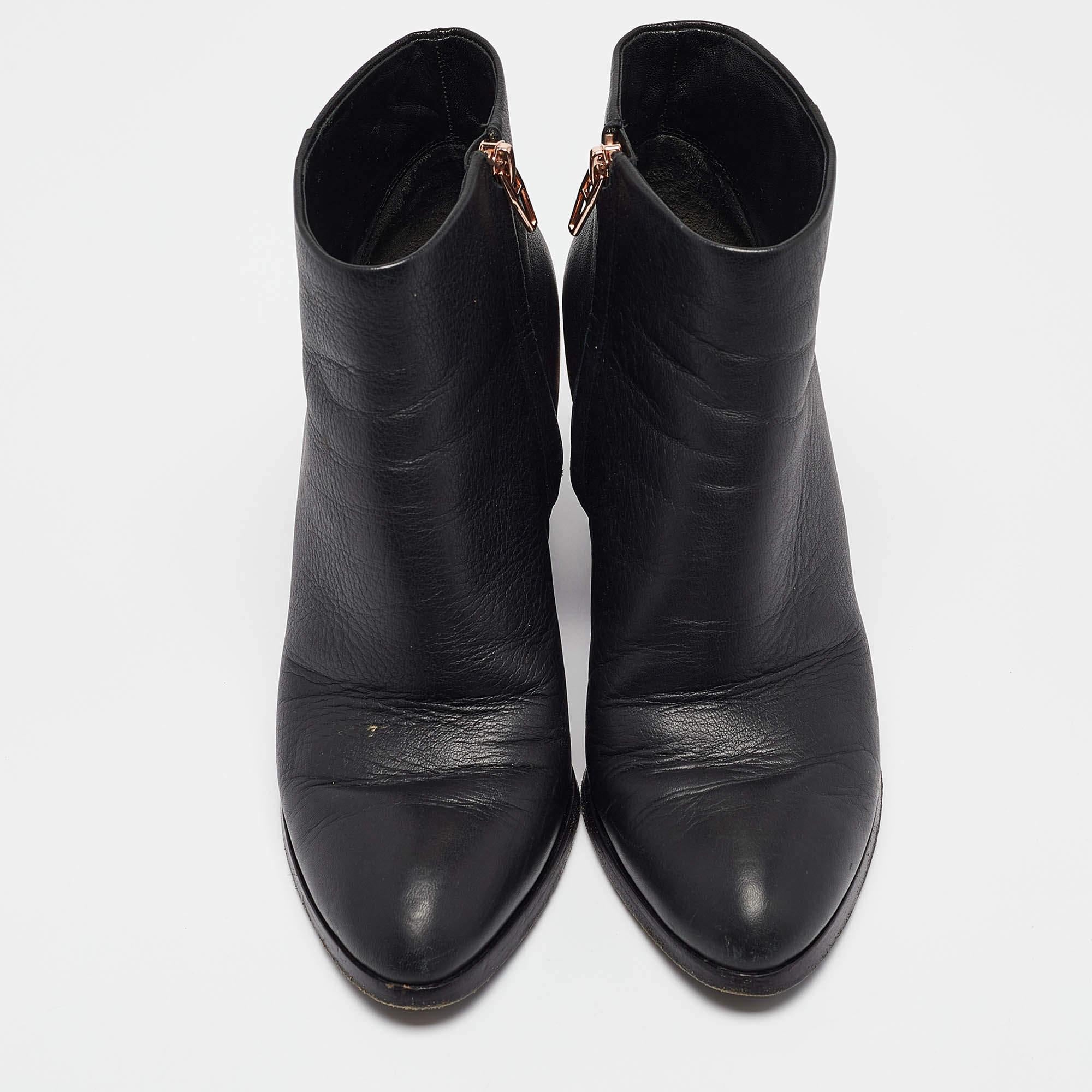 Alexander Wang Black Leather Gabi Ankle Length Boots Size 38 In Fair Condition For Sale In Dubai, Al Qouz 2