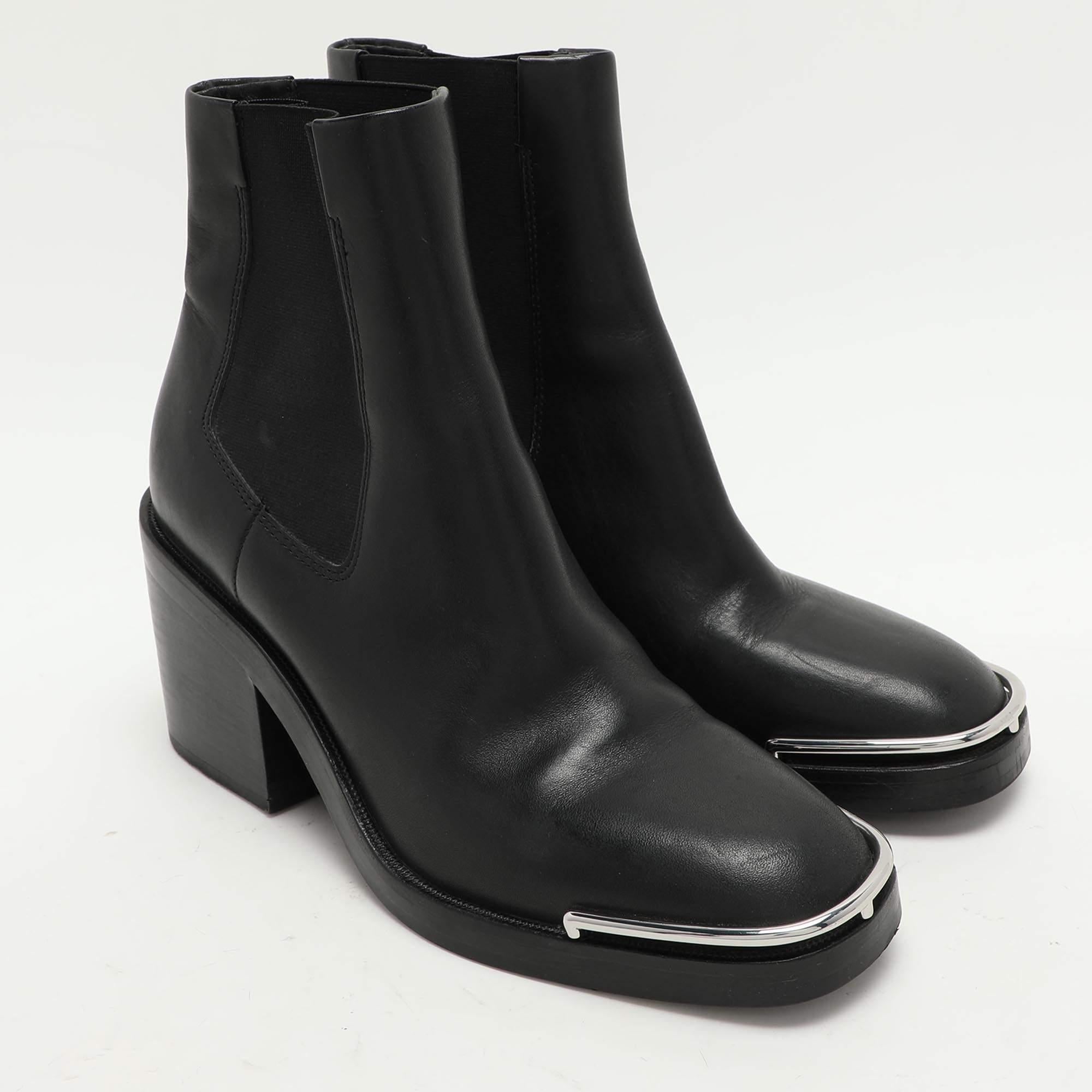 Alexander Wang Botas largas al tobillo Hailey de piel negra Talla 39 en Bueno estado para la venta en Dubai, Al Qouz 2