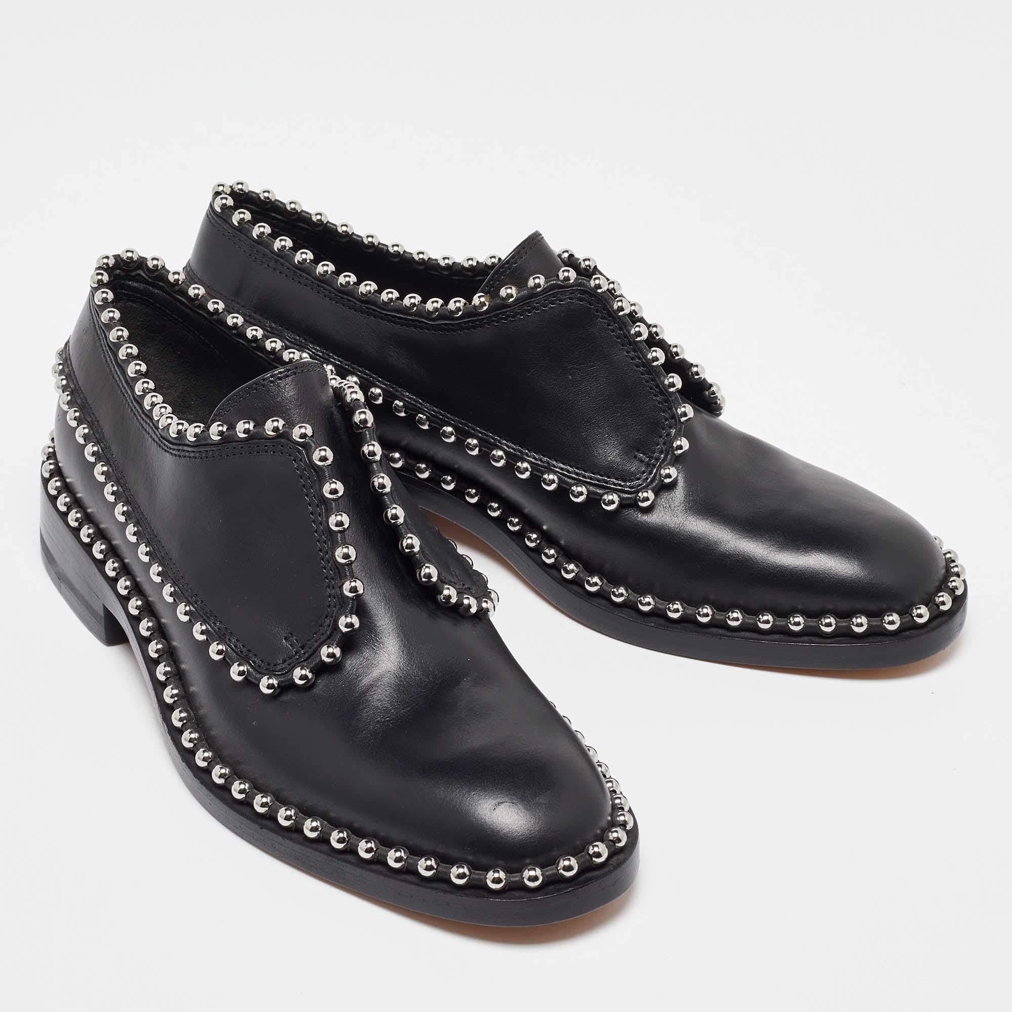 Alexander Wang - Derby in pelle nera con borchie - misura 35,5 In condizioni ottime a Dubai, Al Qouz 2