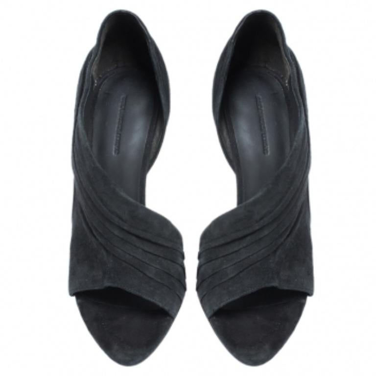 Alexander Wang Black Ruched Suede Maja Open Toe Sandals Size 39 In condizioni buone in vendita a Dubai, Al Qouz 2