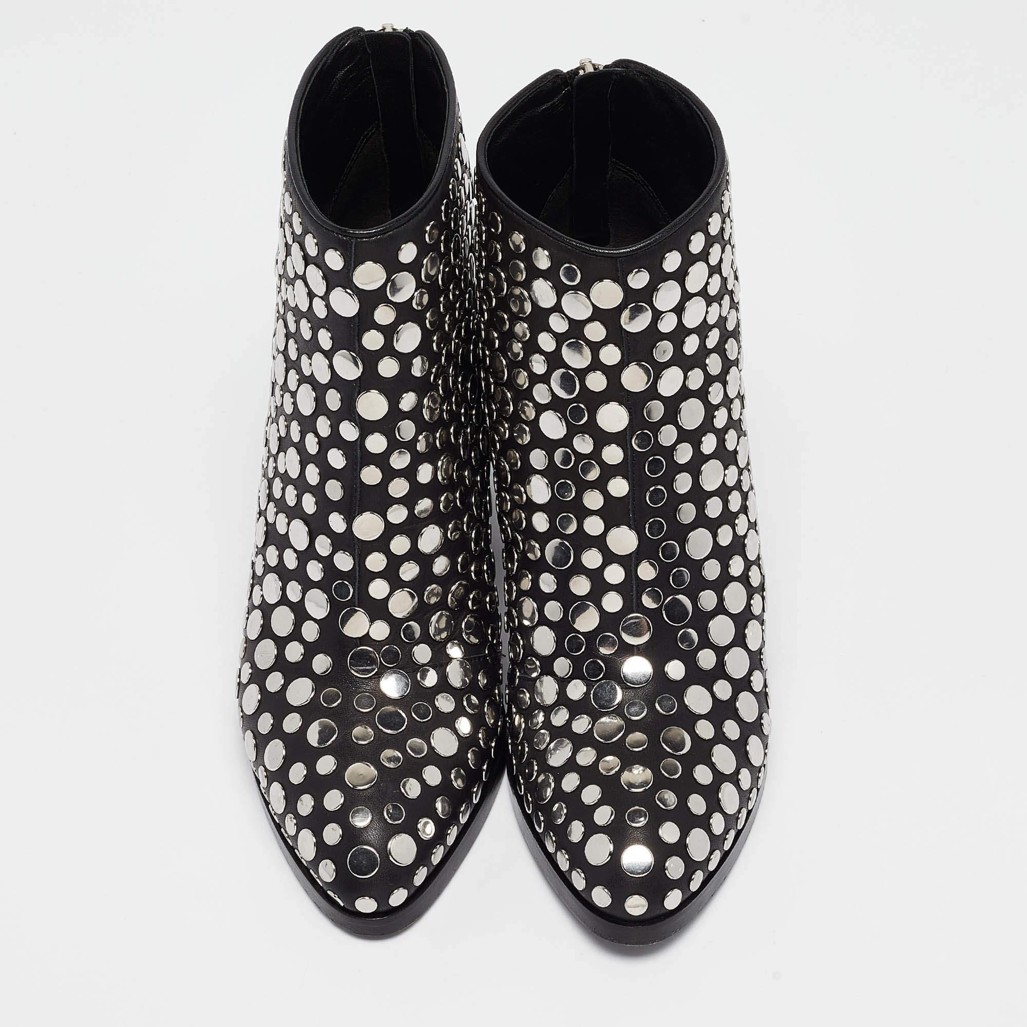 Alexander Wang Black Studded Leather Gabi Ankle Boots Size 36 In Good Condition For Sale In Dubai, Al Qouz 2