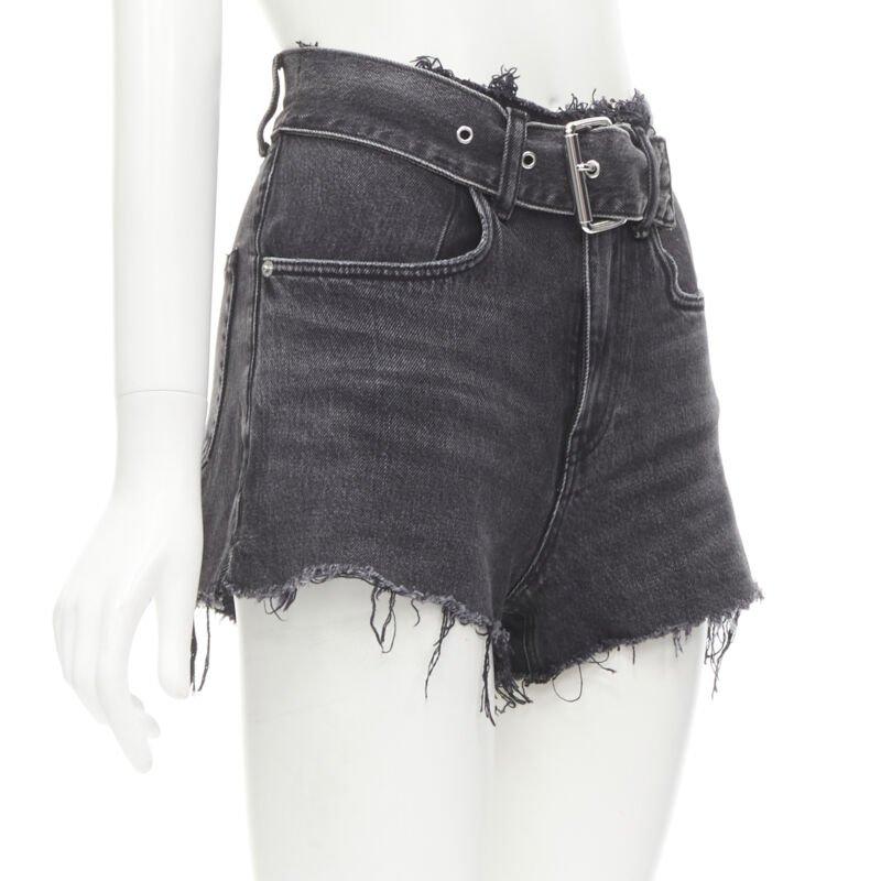 Noir ALEXANDER WANG - Short effiloché en denim noir lavé avec boucle argentée 24