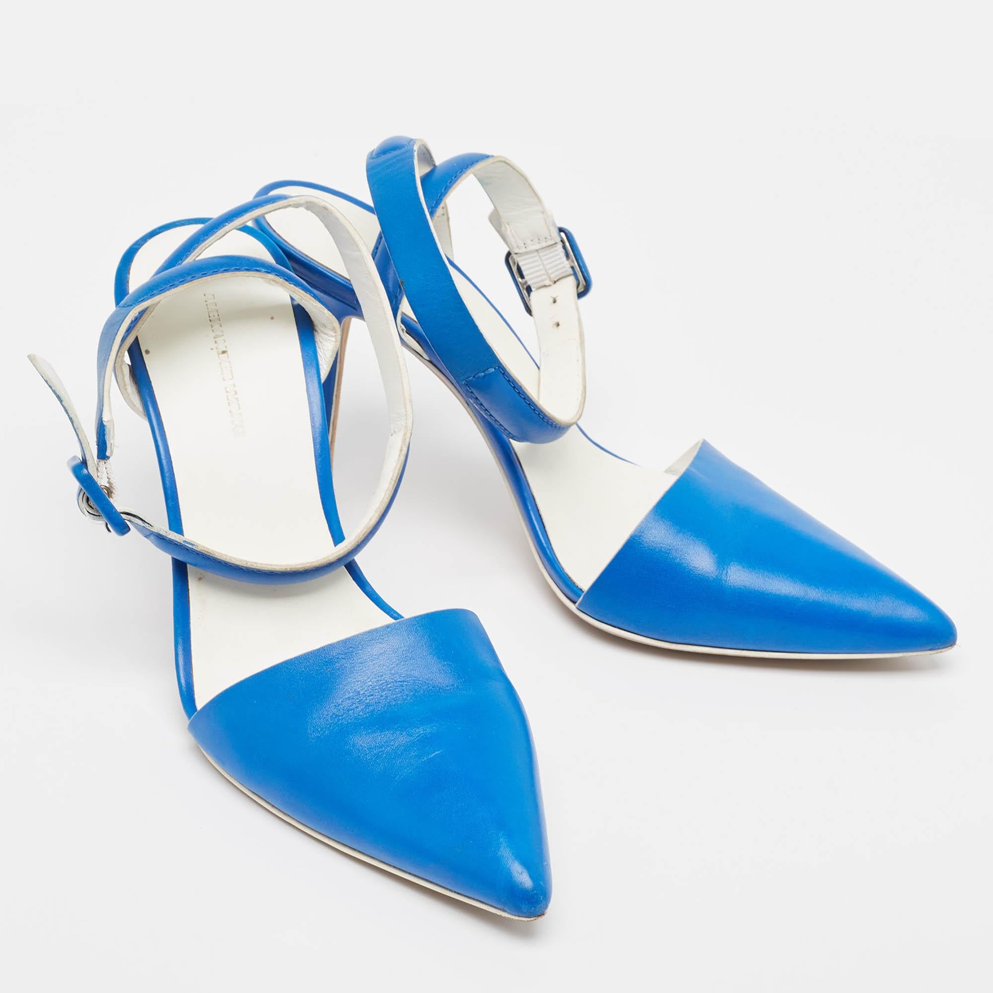 Alexander Wang - Pumps con cinturino alla caviglia in pelle blu misura 36 In condizioni discrete in vendita a Dubai, Al Qouz 2