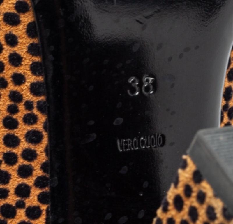 Alexander Wang Marrón/Negro Animal Print Suede Avery Block Heel Mules Talla 38 en Bueno estado para la venta en Dubai, Al Qouz 2