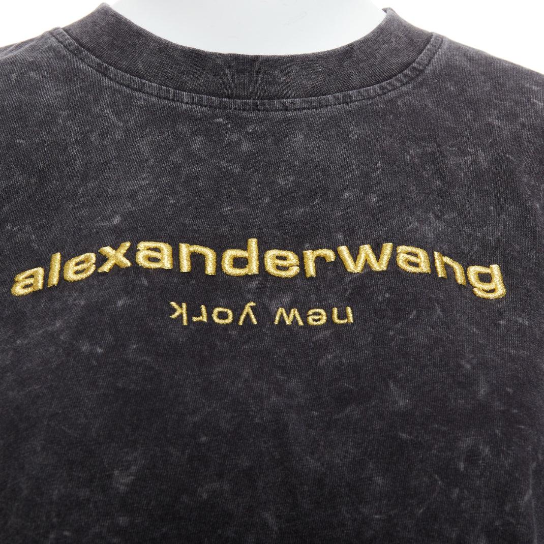ALEXANDER WANG gold embroidered logo grey acid washed crop tshirt XS
Reference: YIKK/A00107
Brand: Alexander Wang
Designer: Alexander Wang
Material: Cotton
Color: Grey, Gold
Pattern: Solid
Closure: Slip On
Extra Details: Acid washed grey with gold