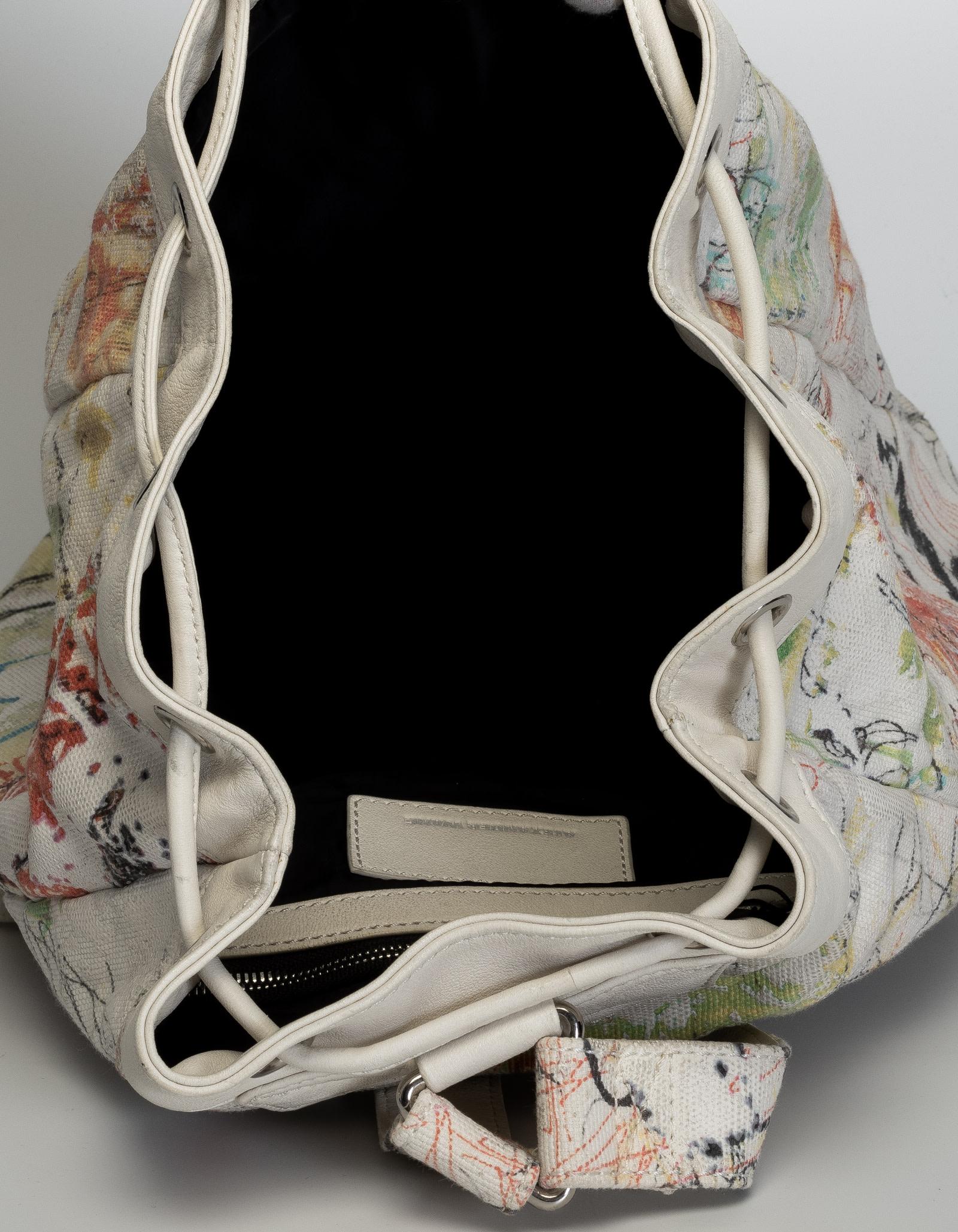 Alexander Wang Graffiti-Rucksack im Zustand „Gut“ in Montreal, Quebec