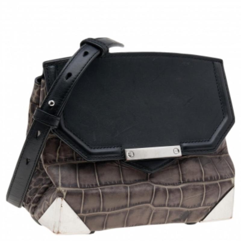 Alexander Wang - Mini sac à bandoulière Marion en cuir gaufré gris/noir Pour femmes en vente