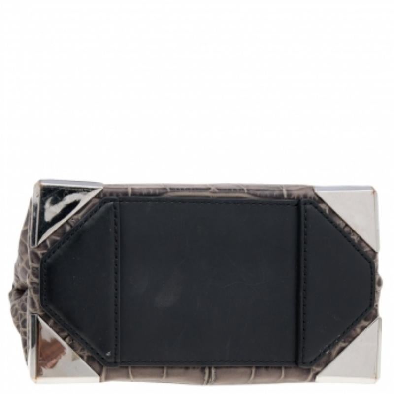Alexander Wang - Mini sac à bandoulière Marion en cuir gaufré gris/noir en vente 2