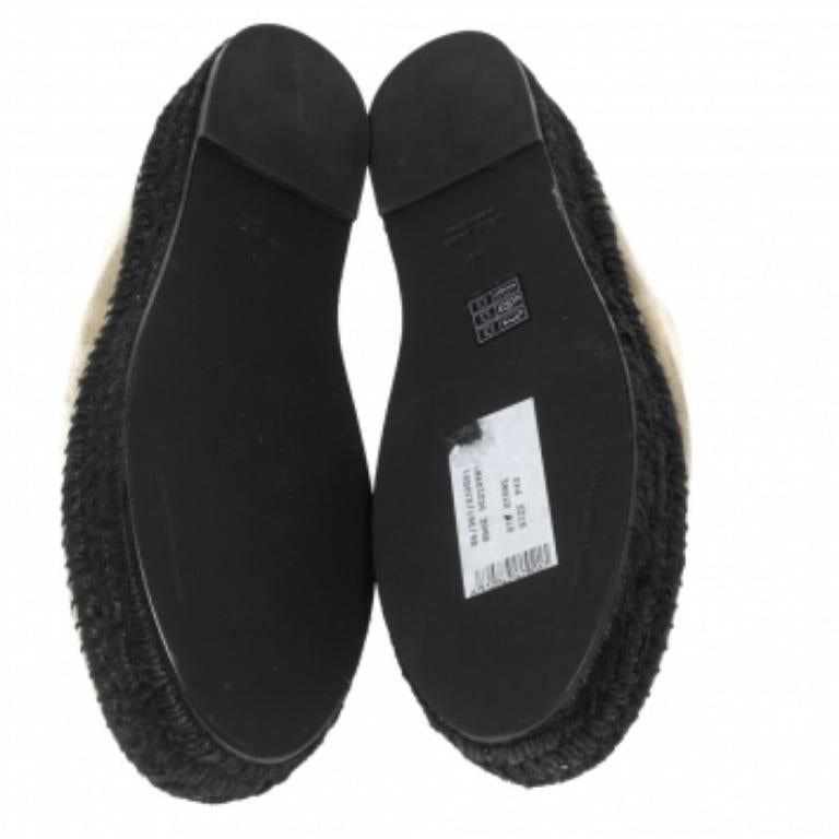 Ces espadrilles Alexander Wang sont le reflet du savoir-faire artistique immaculé du Label en matière de cordonnerie. La construction en cuir est accentuée par les détails de la fermeture éclair. Portez-les avec un ensemble décontracté.