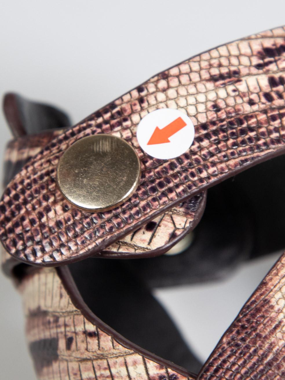 Zapatos de tacón Alexander Wang de piel con relieve de serpiente talla US 7 en venta 3