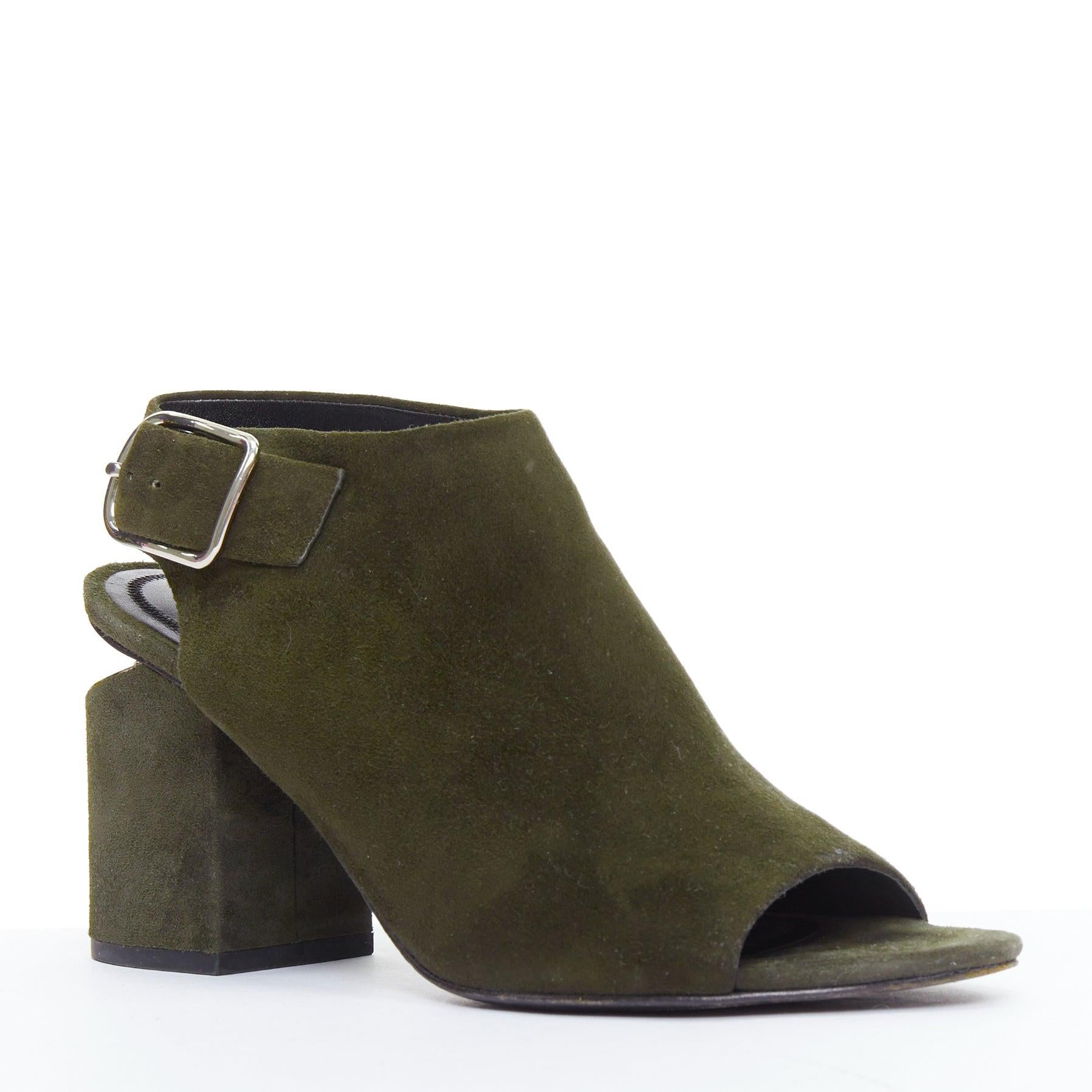 ALEXANDER WANG Chausssures à talons ouverts en daim vert Nadia avec découpe argentée EU39
Référence : JYLM/A00060
Marque : Alexander Wang
Designer : Alexander Wang
Modèle : Nadia
MATERIAL : Suède
Couleur : vert, argent
Motif : Solide
Fermeture :