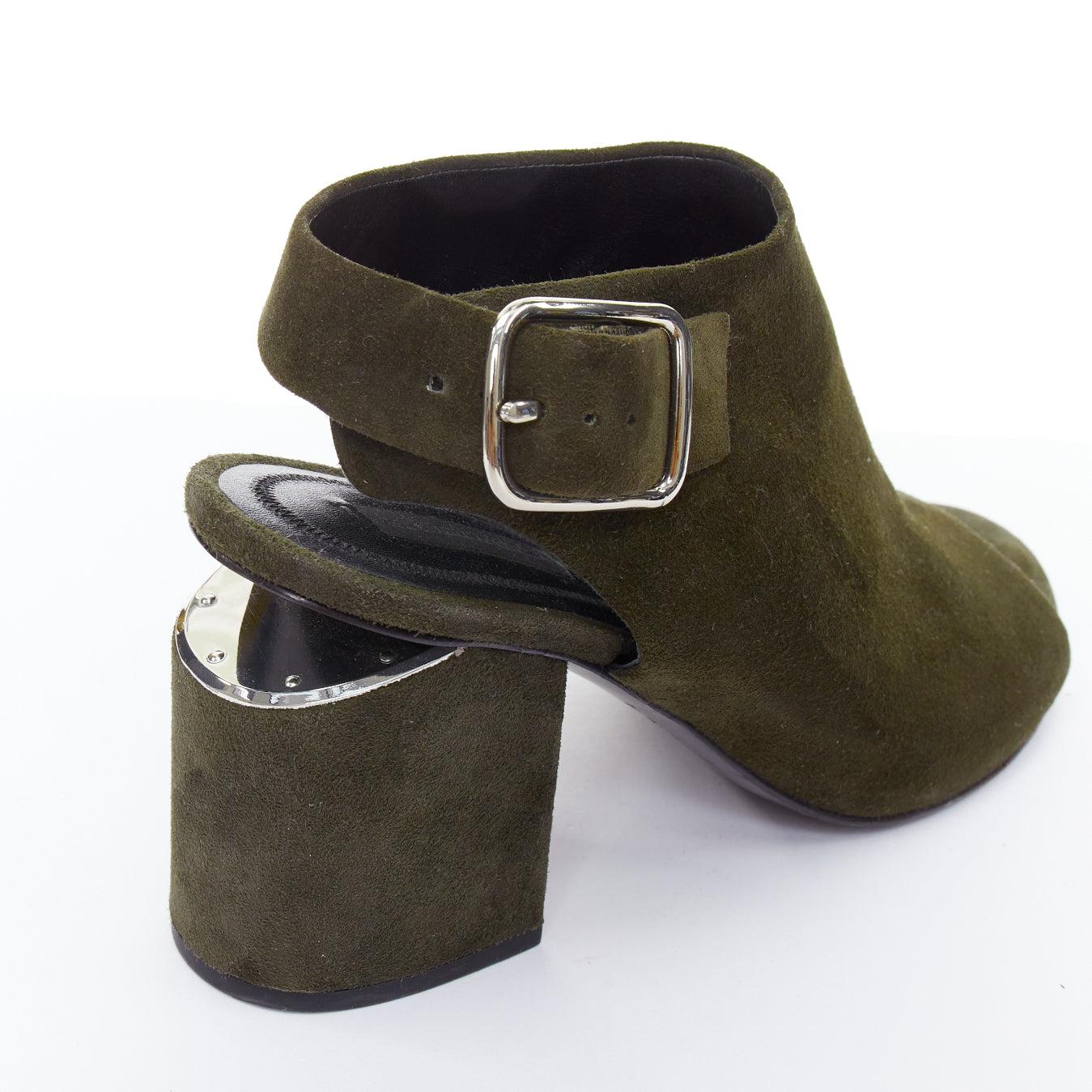 ALEXANDER WANG Chausssures à talons ouverts en daim vert Nadia avec découpe argentée EU39 en vente 3