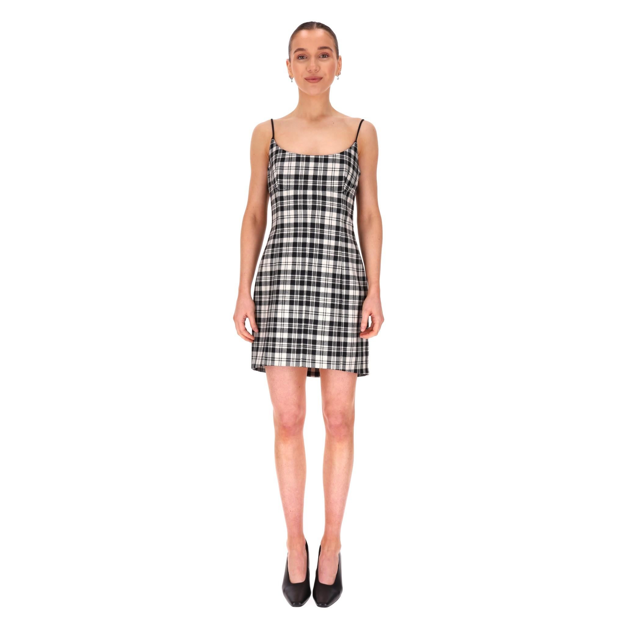 Alexander Wang Plaid Check Wool Camisole Dress

Black and white plaid check design mini dress fully crafted from wool.

Featuring spaghetti straps, fitted silhouette, square neckline and zip closure to rear.

Rrp Approx. £750

Size – 8UK

Condition
