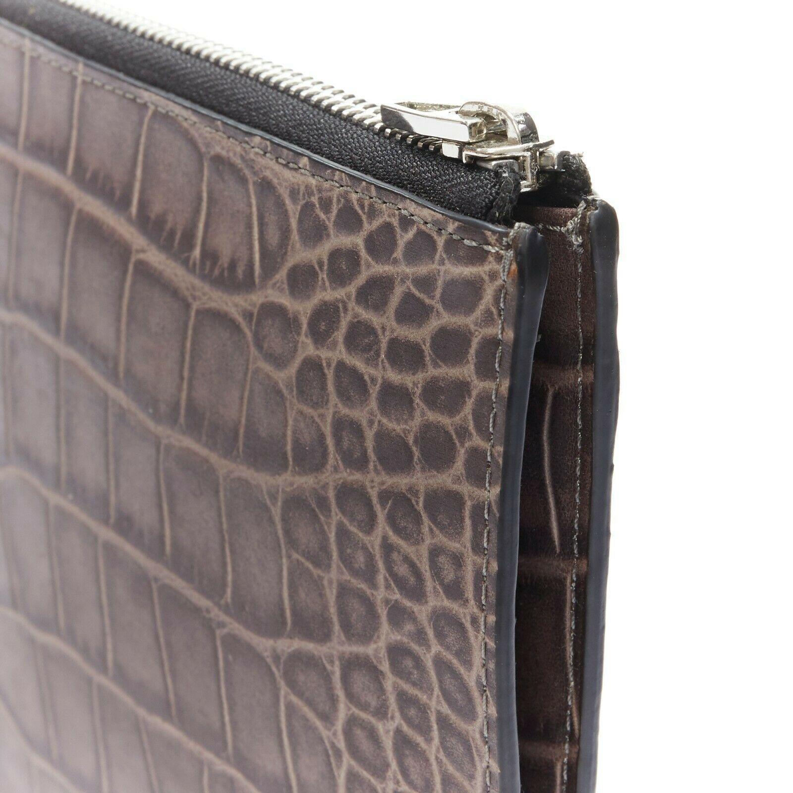 ALEXANDER WANG Prisma clutch leather alligator embossed silver hardware wallet In Excellent Condition In Hong Kong, NT