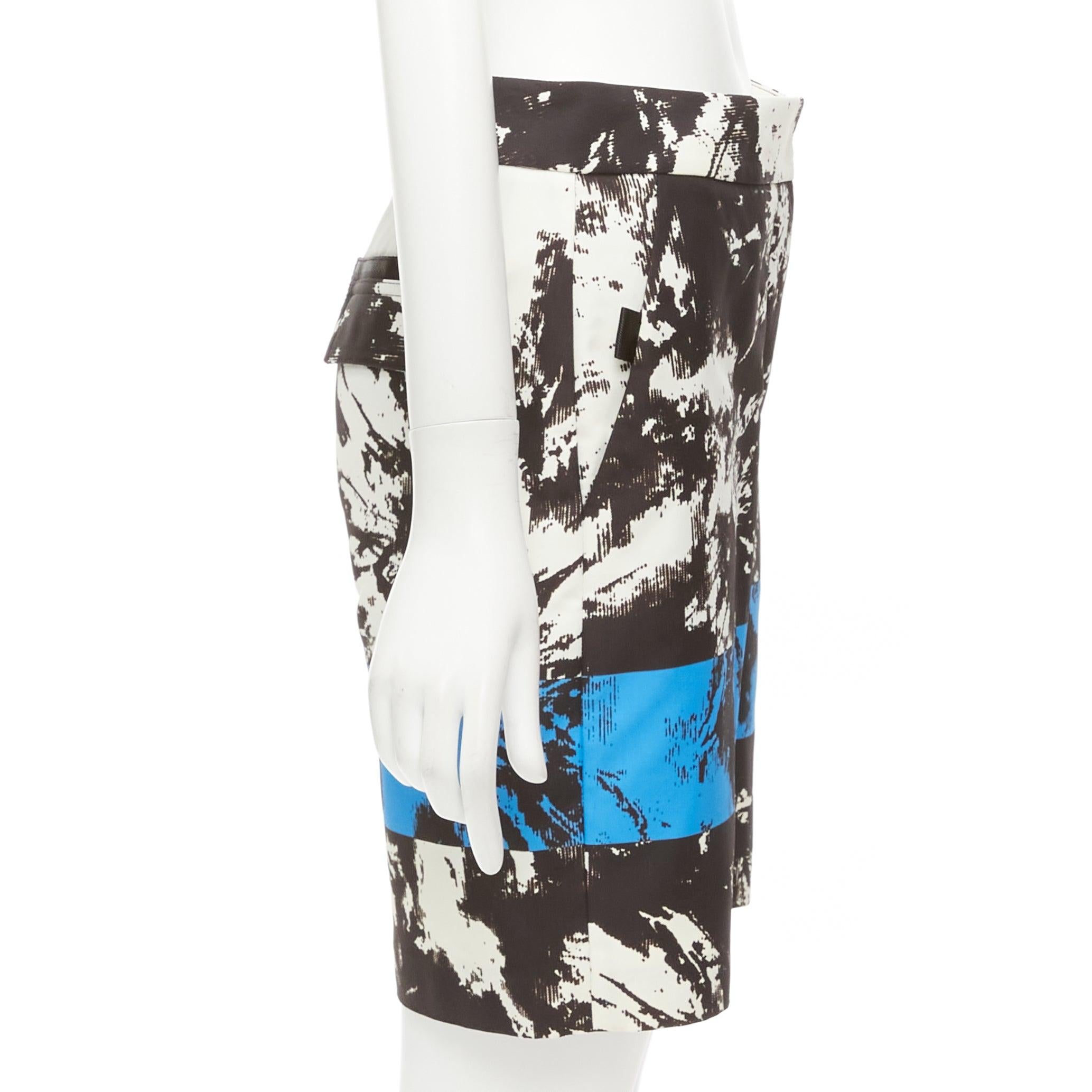 ALEXANDER WANG Runway  blue black white geometric Bermuda shorts US0 XS In Excellent Condition For Sale In Hong Kong, NT