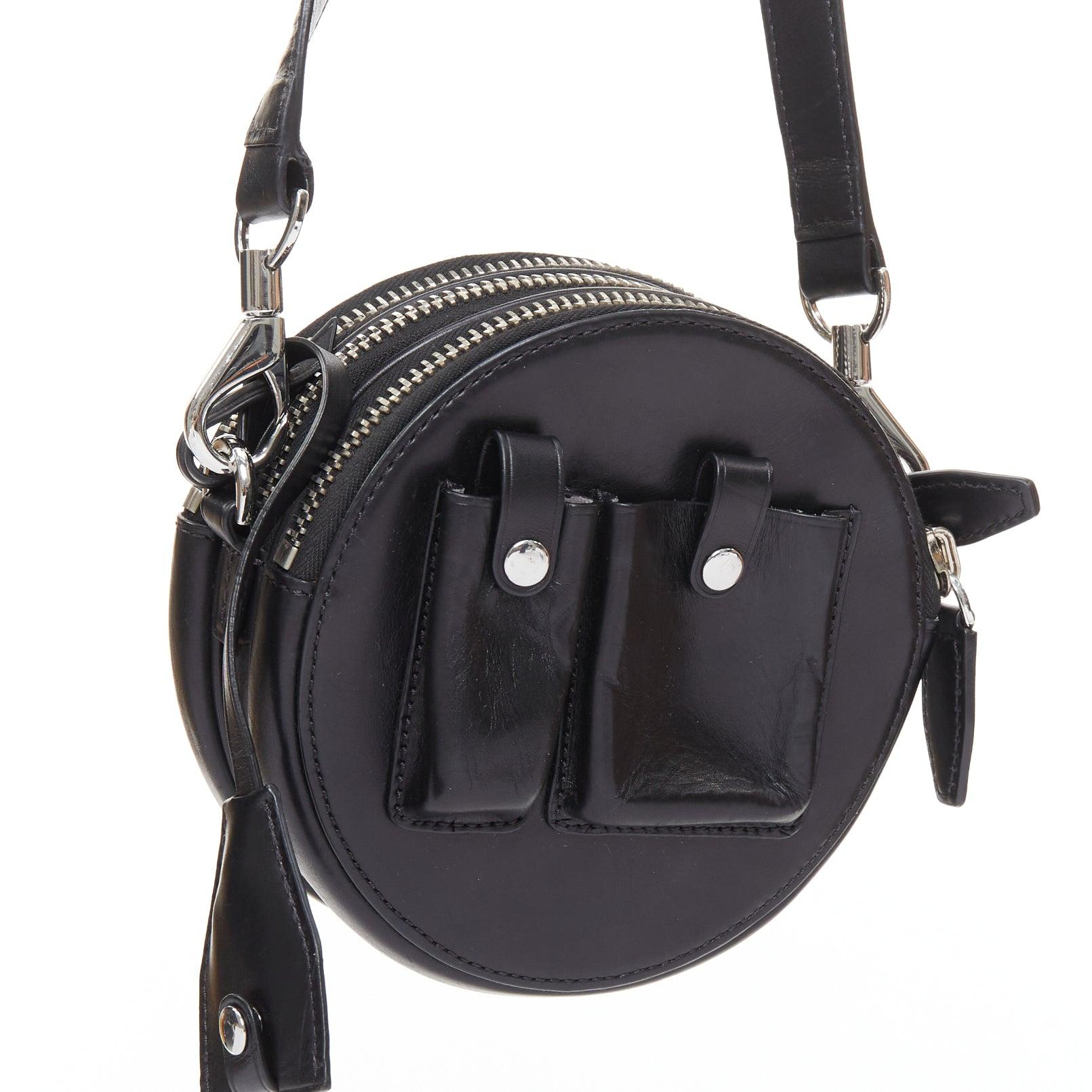 ALEXANDER WANG Runway Canteen Schwarzer Kreis Multi-Pocket Crossbody Tasche im Zustand „Relativ gut“ im Angebot in Hong Kong, NT