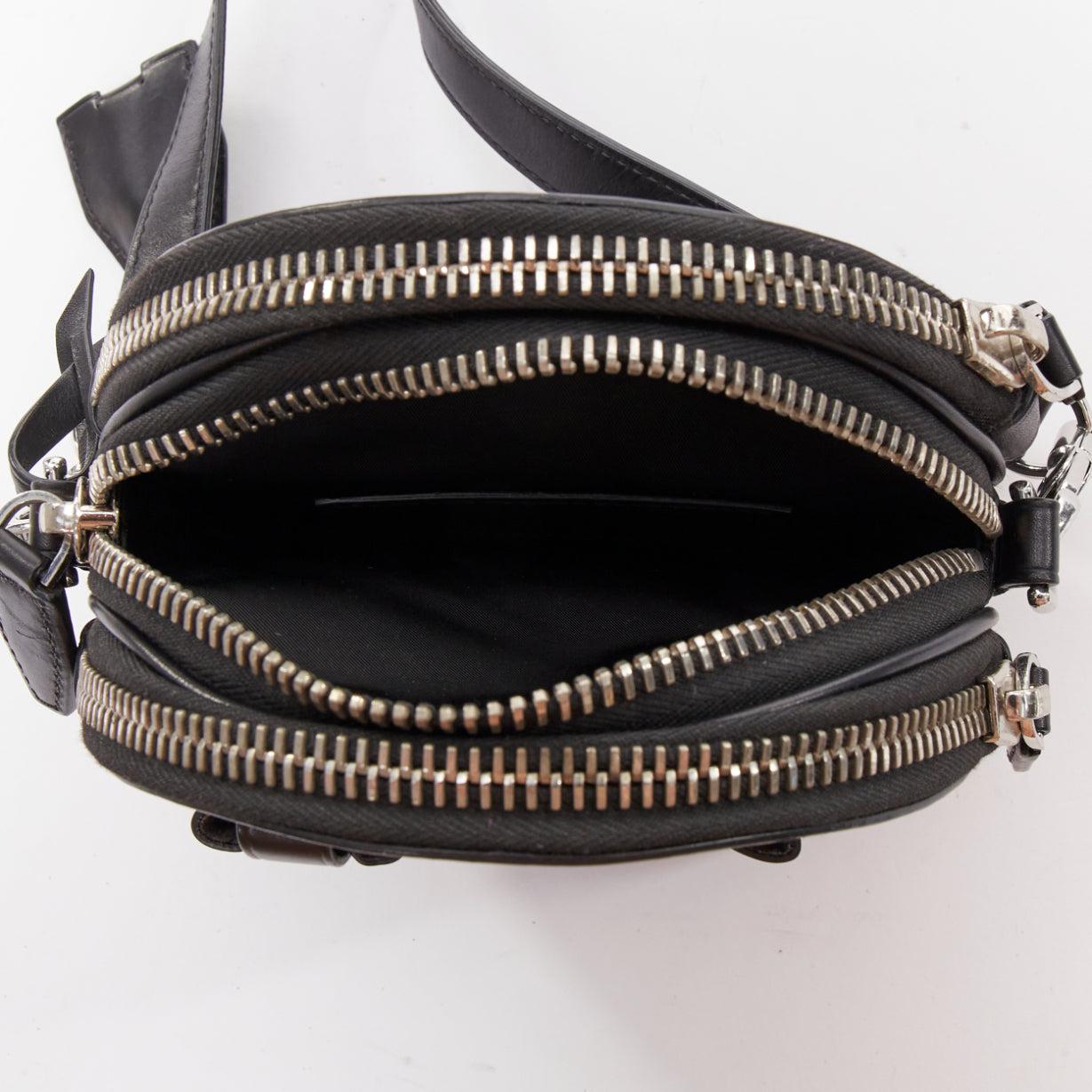ALEXANDER WANG Runway Canteen Schwarzer Kreis Multi-Pocket Crossbody Tasche im Angebot 5