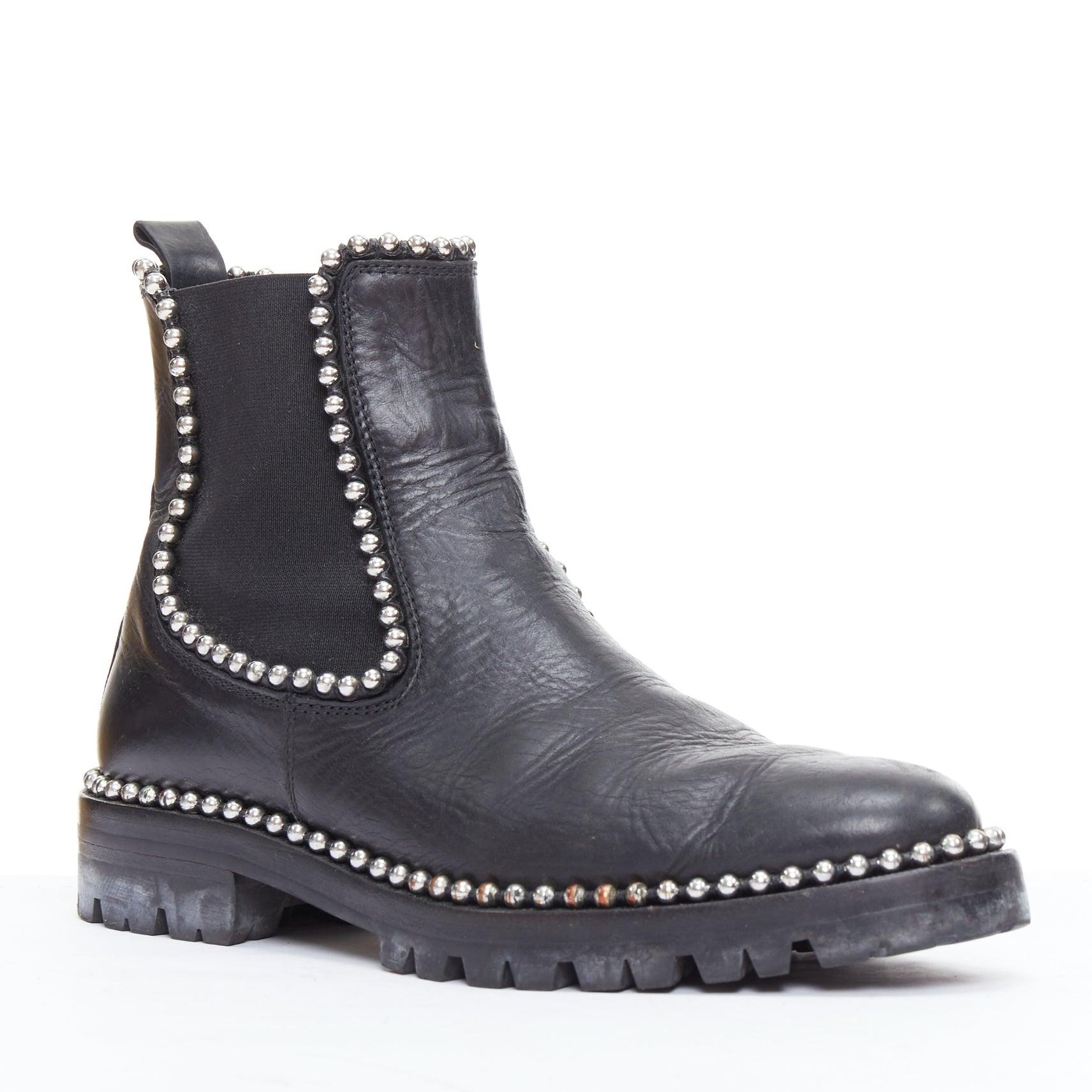 ALEXANDER WANG Spencer black silver studded ankle chelsea boots EU39
Reference: ECLO/A00112
Brand: Alexander Wang
Designer: Alexander Wang
Model: Spencer
Material: Leather
Color: Black, Silver
Pattern: Solid
Closure: Elasticated
Lining: Black