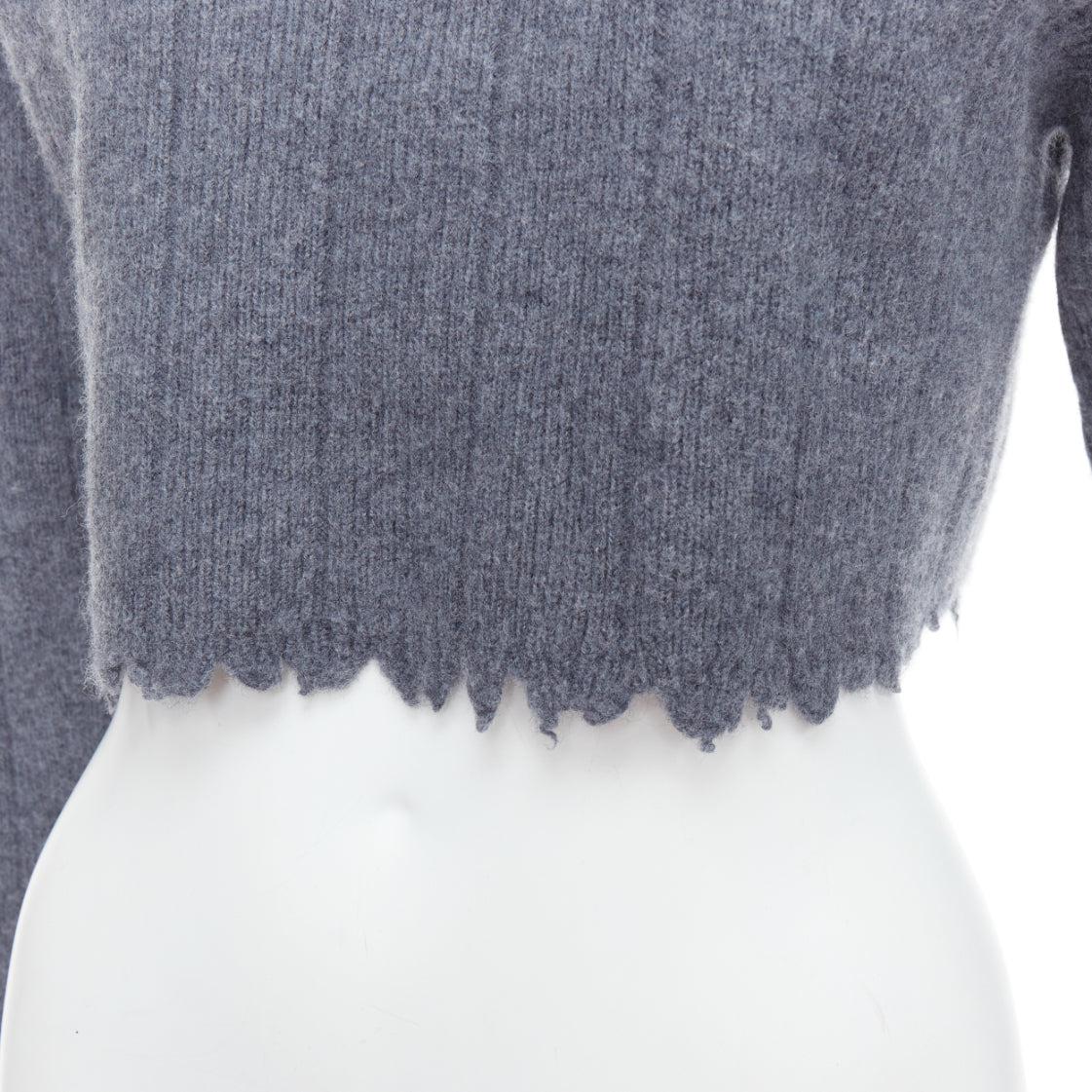 ALEXANDER WANG T 100% Merinowolle Grauer Pullover mit distressed edge cropped edge XS
Referenz: KYCG/A00083
Marke: Alexander Wang T
Designer: Alexander Wang
Collection'S: T BY
MATERIAL: Merinowolle
Farbe: Grau
Muster: Solide
Verschluss: