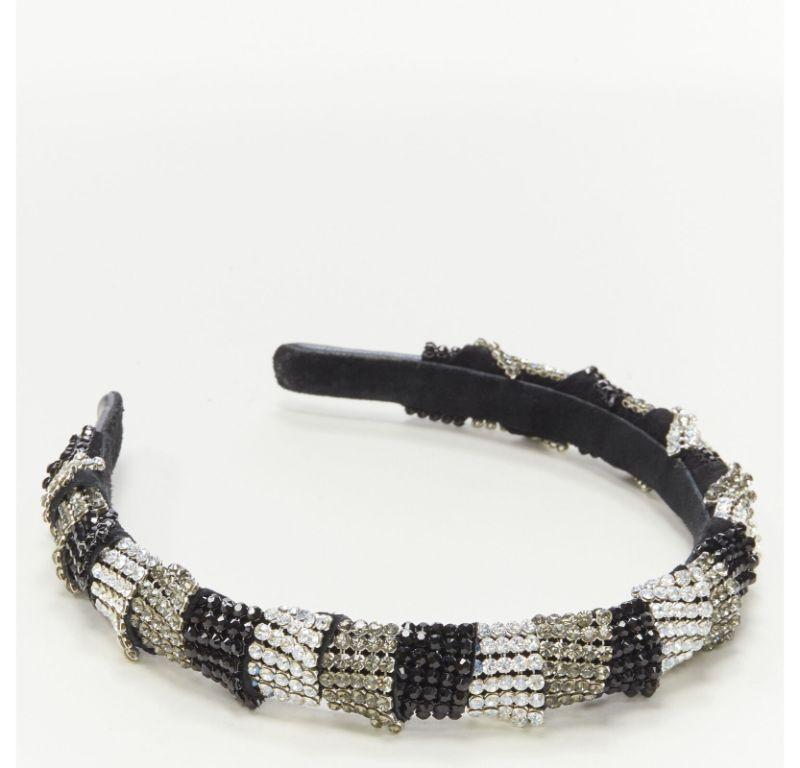 ALEXANDER ZOUARI black silver crystal encrusted headband
Reference: ANWU/A00207
Brand: Alexandre Zouari
Designer: Alexandre Zouari
Material: Suede
Color: Black, Silver
Pattern: Solid
Lining: Suede
Made in: France

CONDITION:
Condition: Excellent,