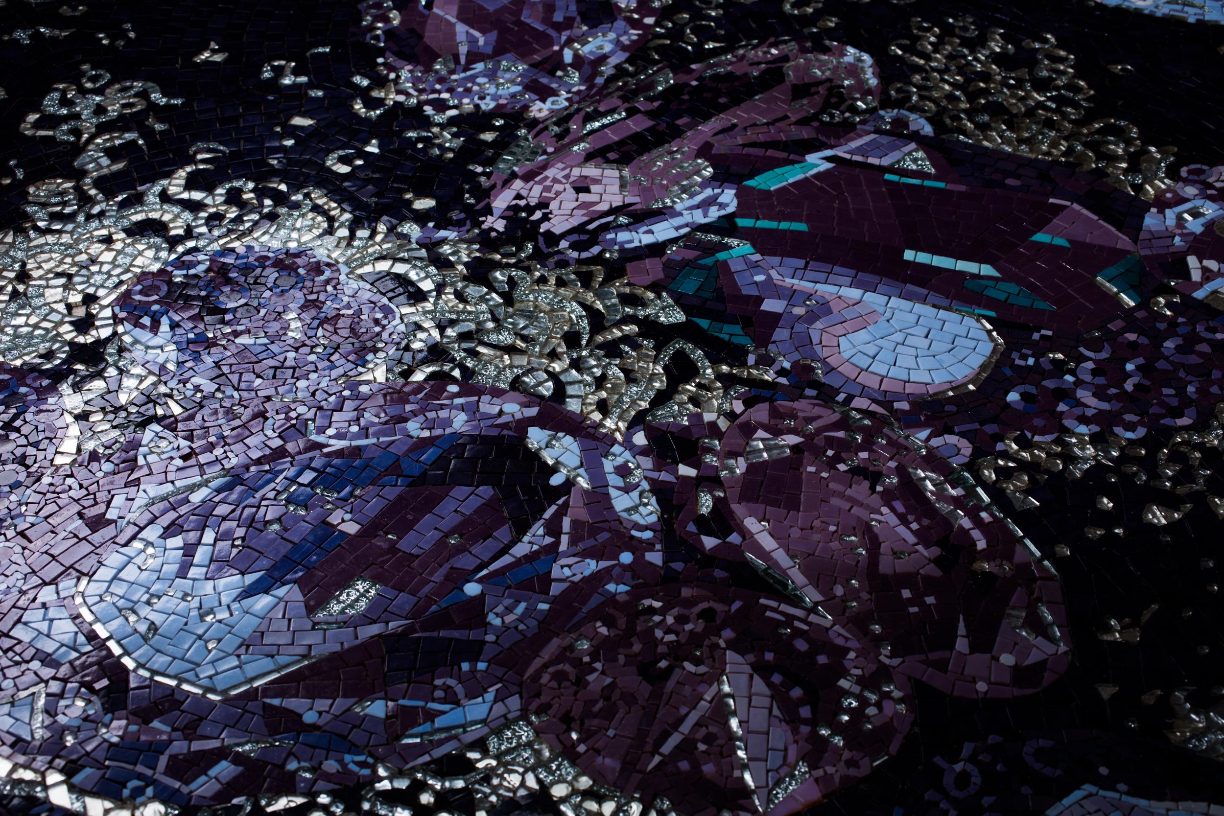 Mural Glass & Marble Mosaic for wall and floor decoration, Jewelry Stones Design

The legendary Alexander's Collection, a brand that initially made the name in the Asian markets, is now taking a breakthrough step towards the American market, still