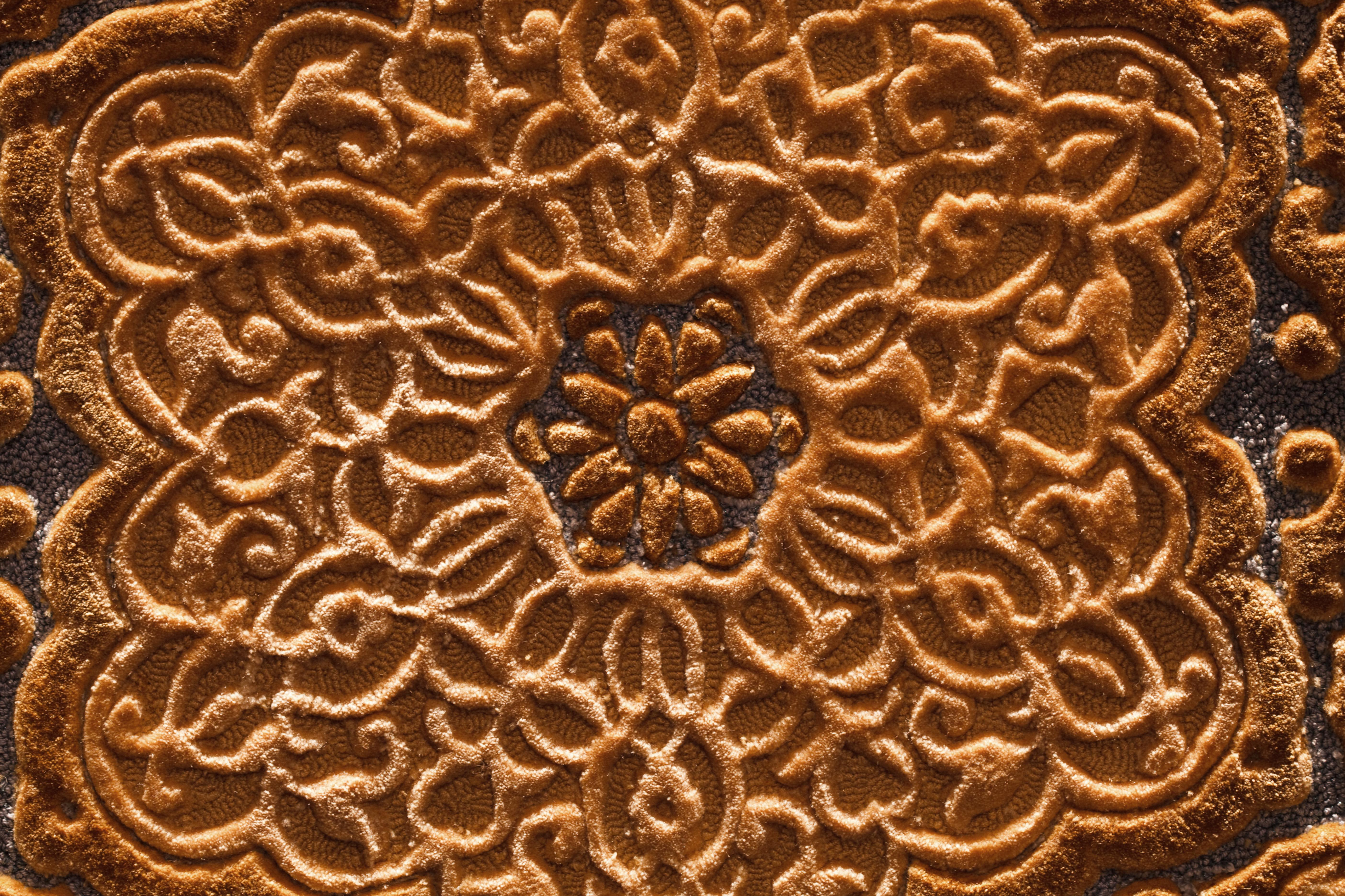 Chinese Western European Wool Tufted Rug, Luxury Collection, Limited Edition For Sale