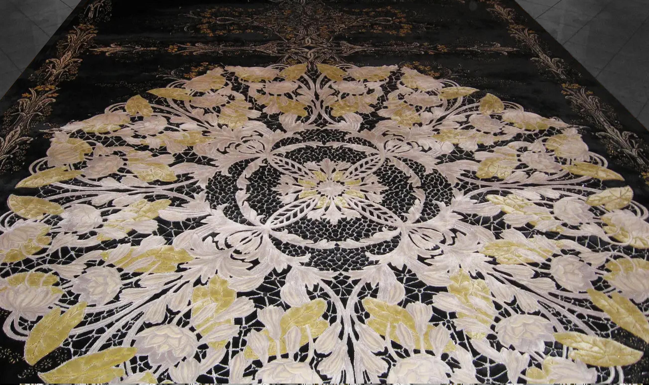 Alfombra de Seda Europea Occidental, Negro y Ornamental, Pedido a Medida Siglo XXI y contemporáneo en venta