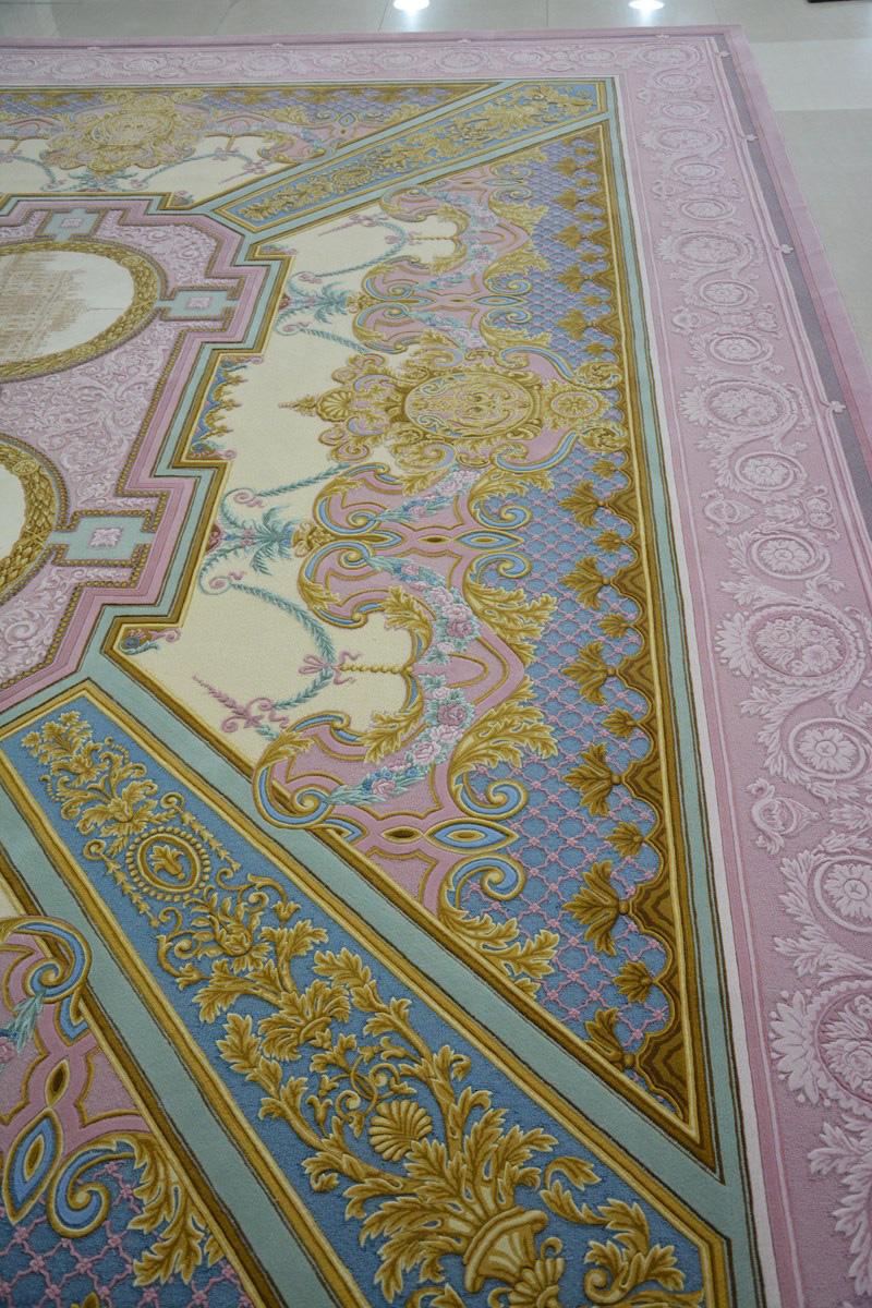 Western European Fine Wool Tufted Area Rug, Neoclassical In New Condition For Sale In Hong Kong, HK