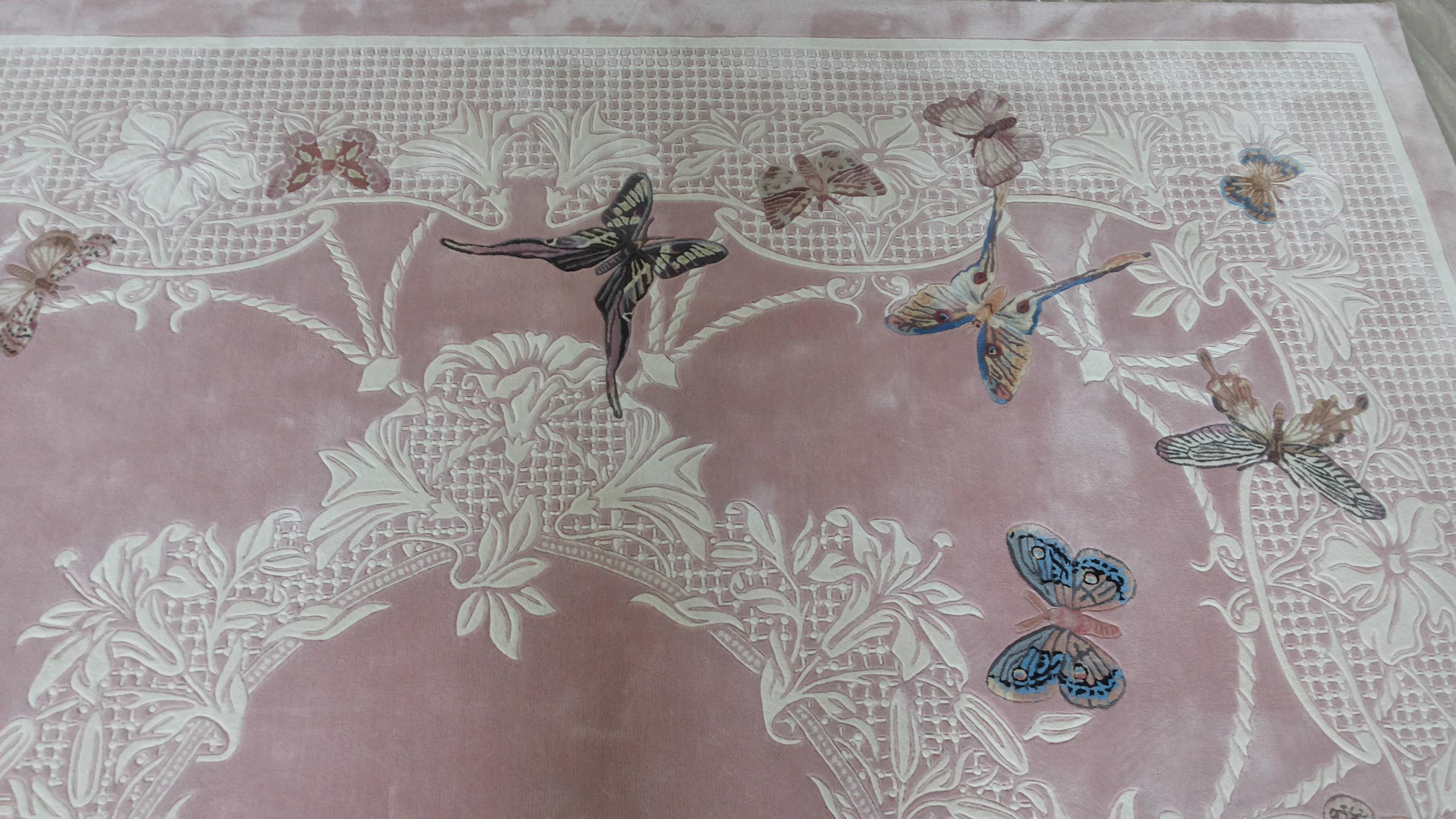 Hand-Carved Western European Fine Silk Tufted Area Rug Neoclassica For Sale