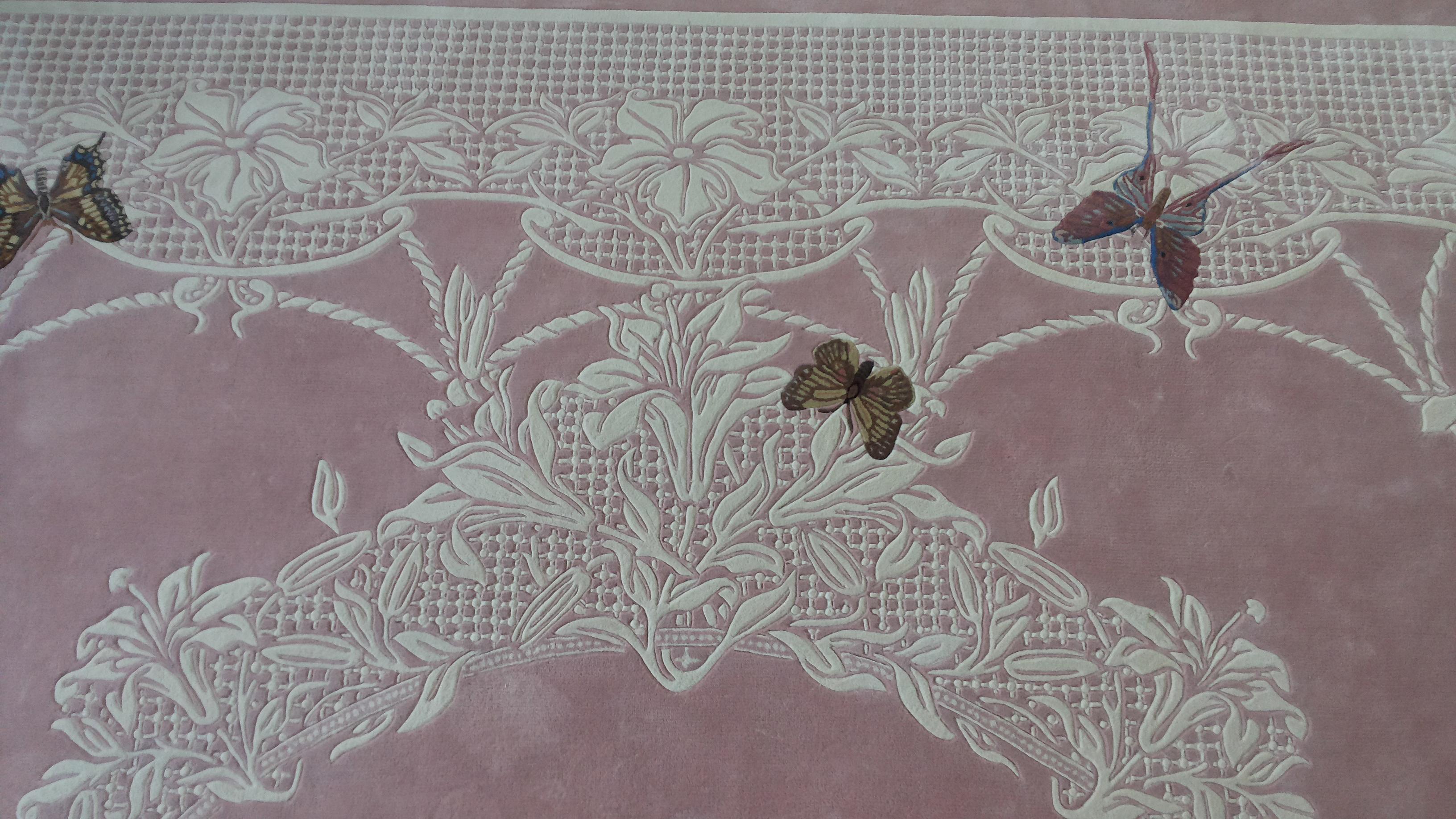 Western European Fine Silk Tufted Area Rug Neoclassica In New Condition For Sale In Hong Kong, HK
