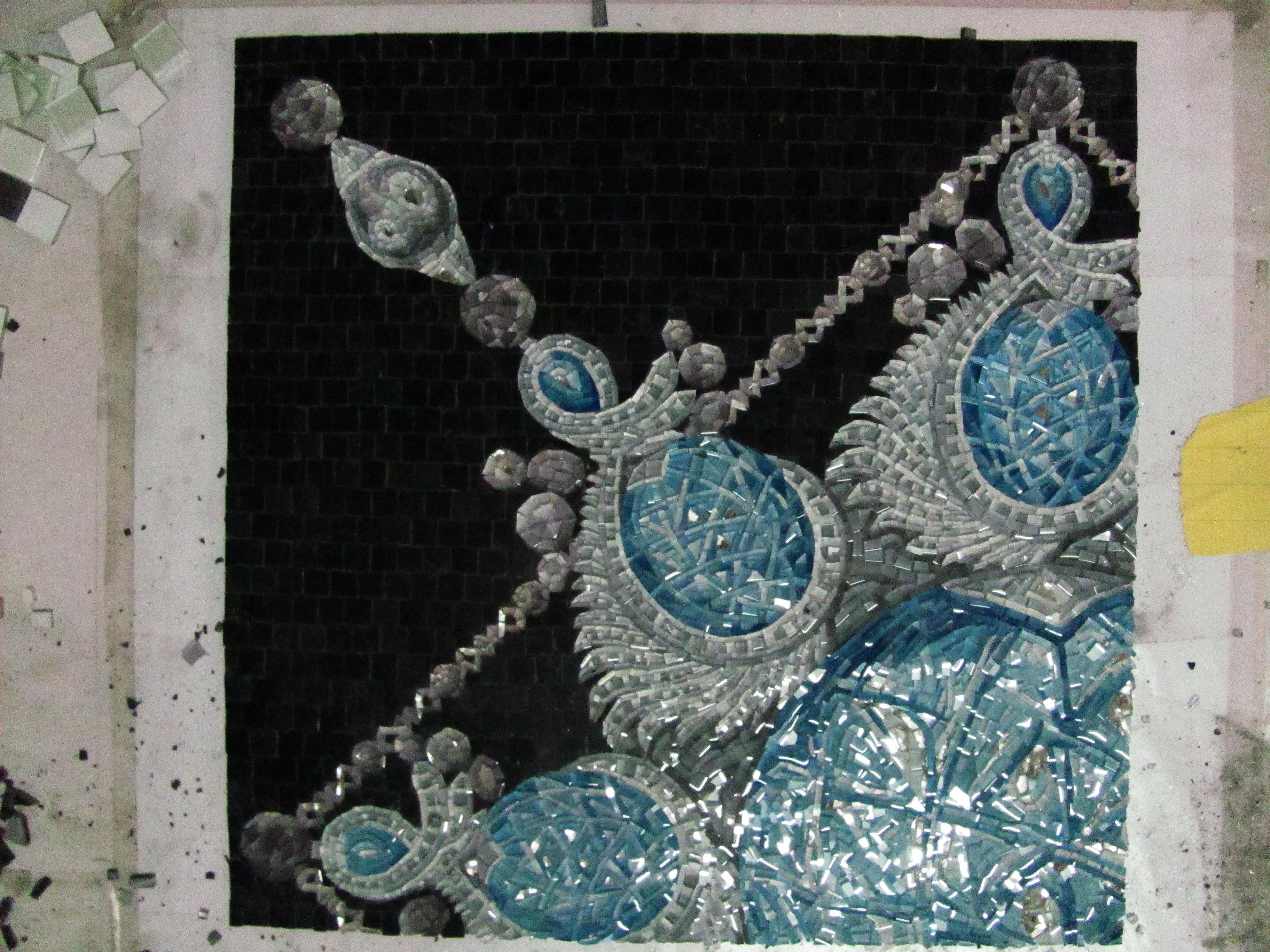 Fait main Mosaïque murale en marbre et verre avec motif de bijoux en vente