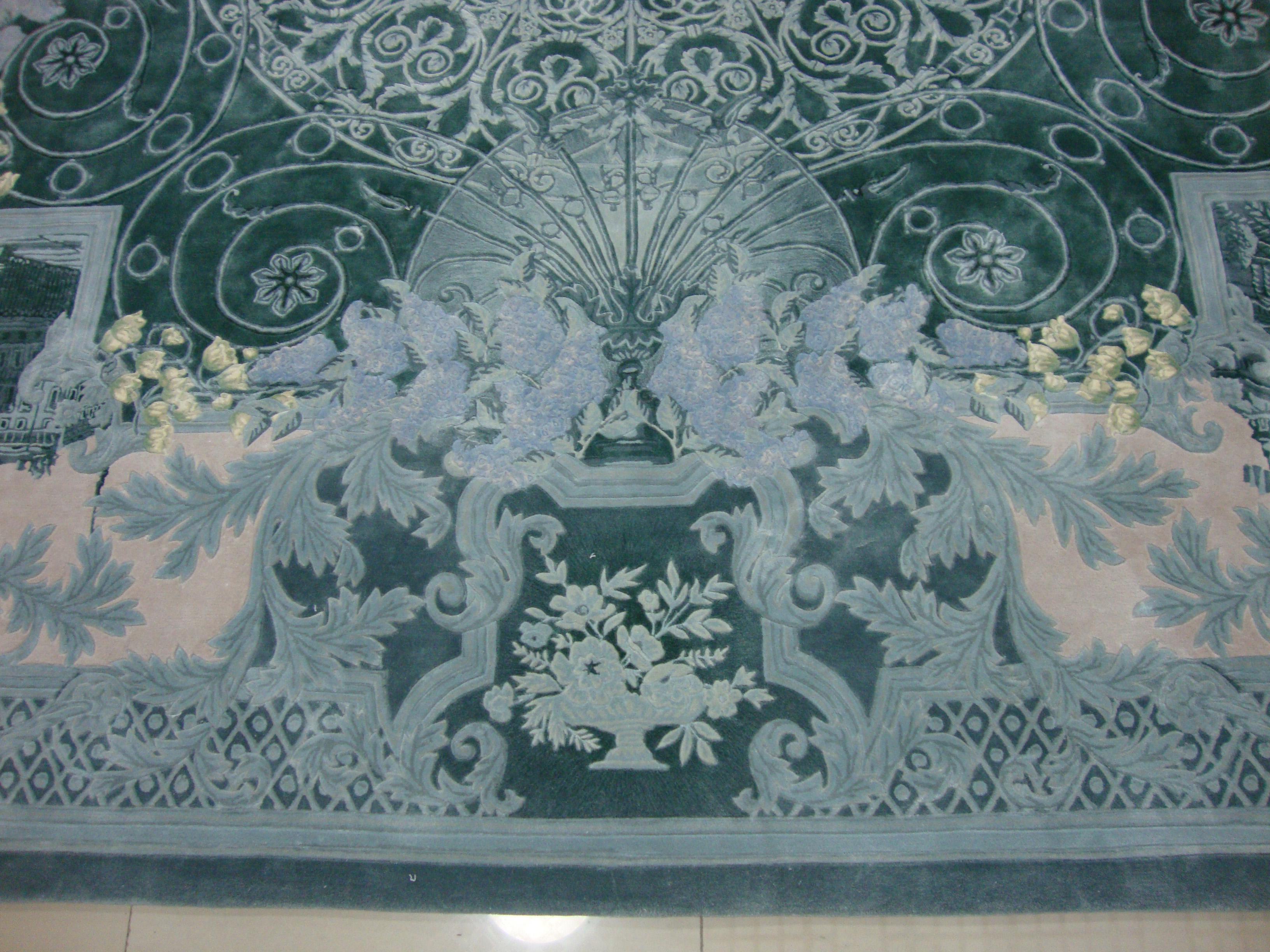 Western European Fine Silk Tufted Area Rug Neoclassica For Sale 3