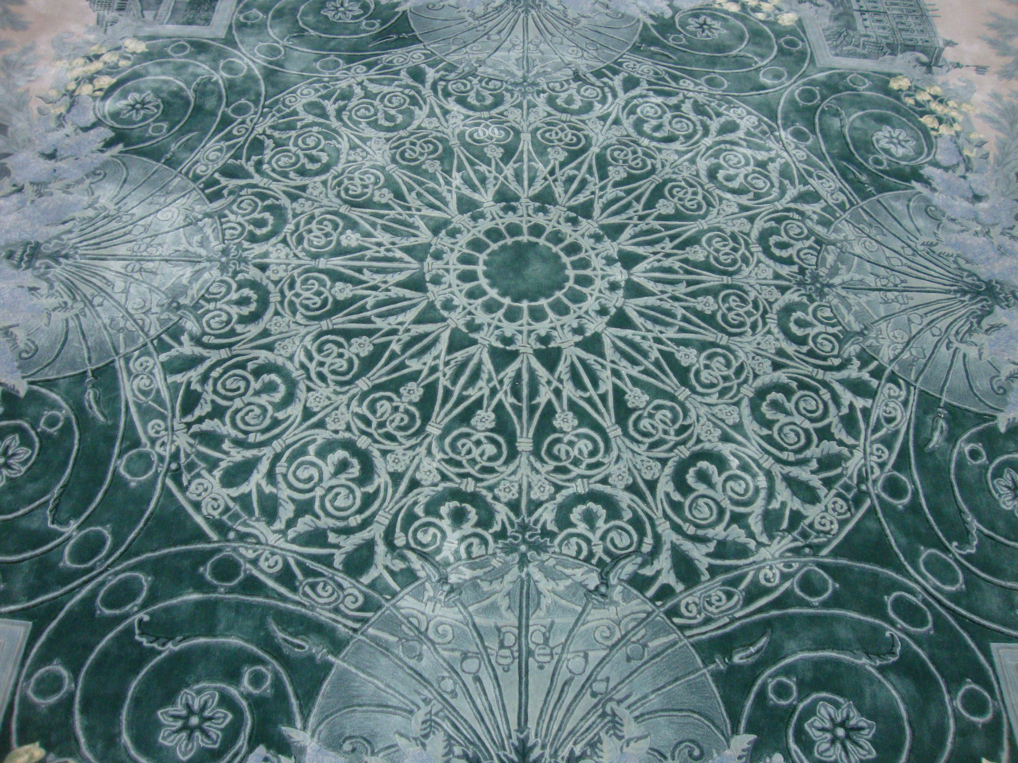 Western European Fine Silk Tufted Area Rug Neoclassica For Sale 1