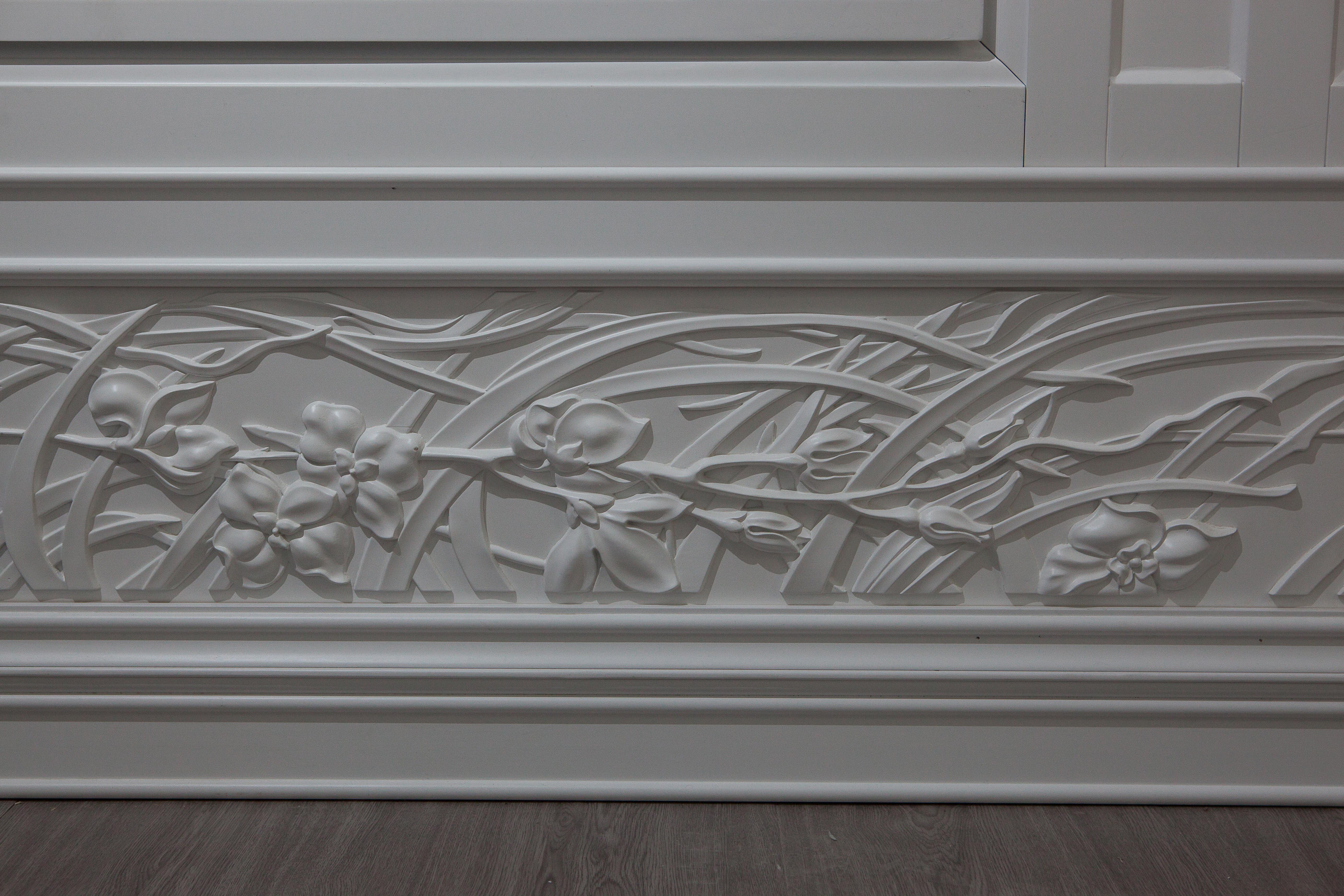 Hong Kong Solid Wood Panel in White Finishing with Carved Elements, Custom Made For Sale