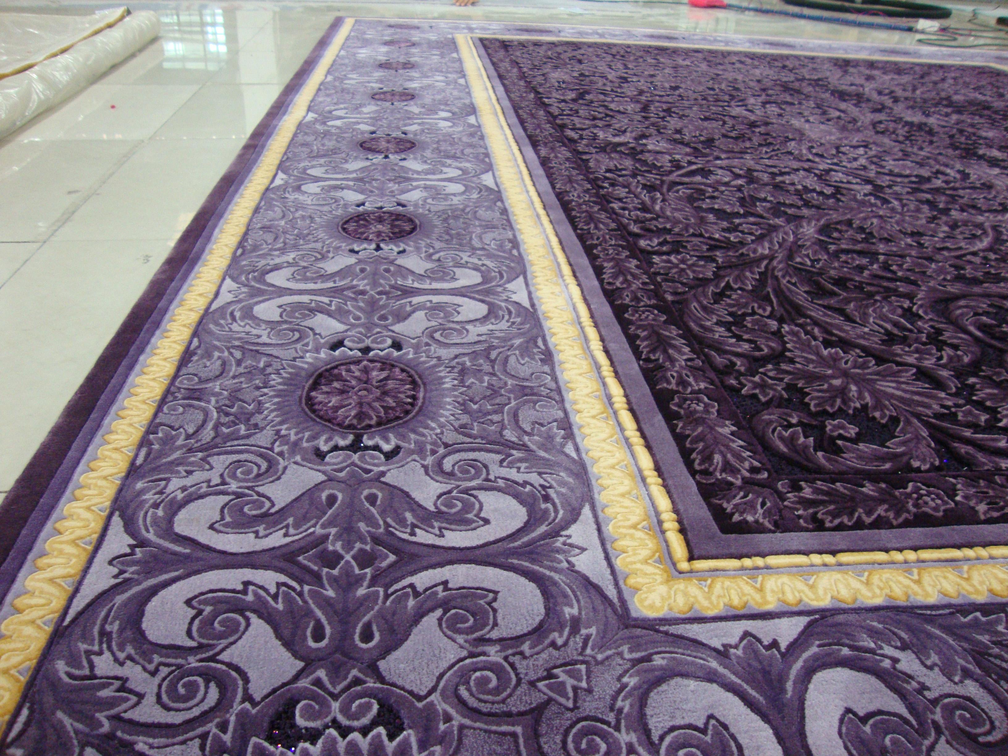 Western European Silk Tufted Area Rug Neoclassica For Sale 5