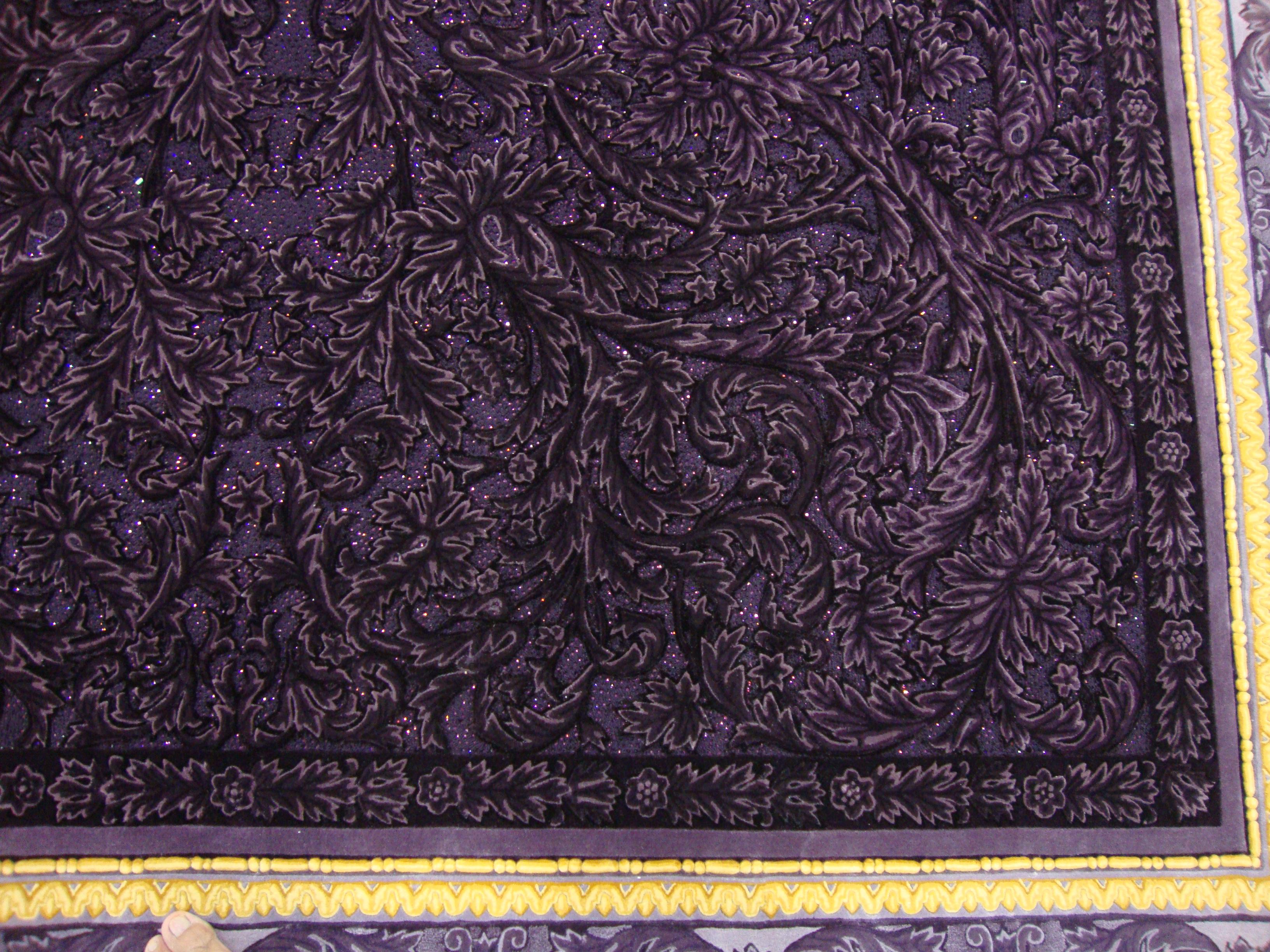 Western European Silk Tufted Area Rug Neoclassica In New Condition For Sale In Hong Kong, HK