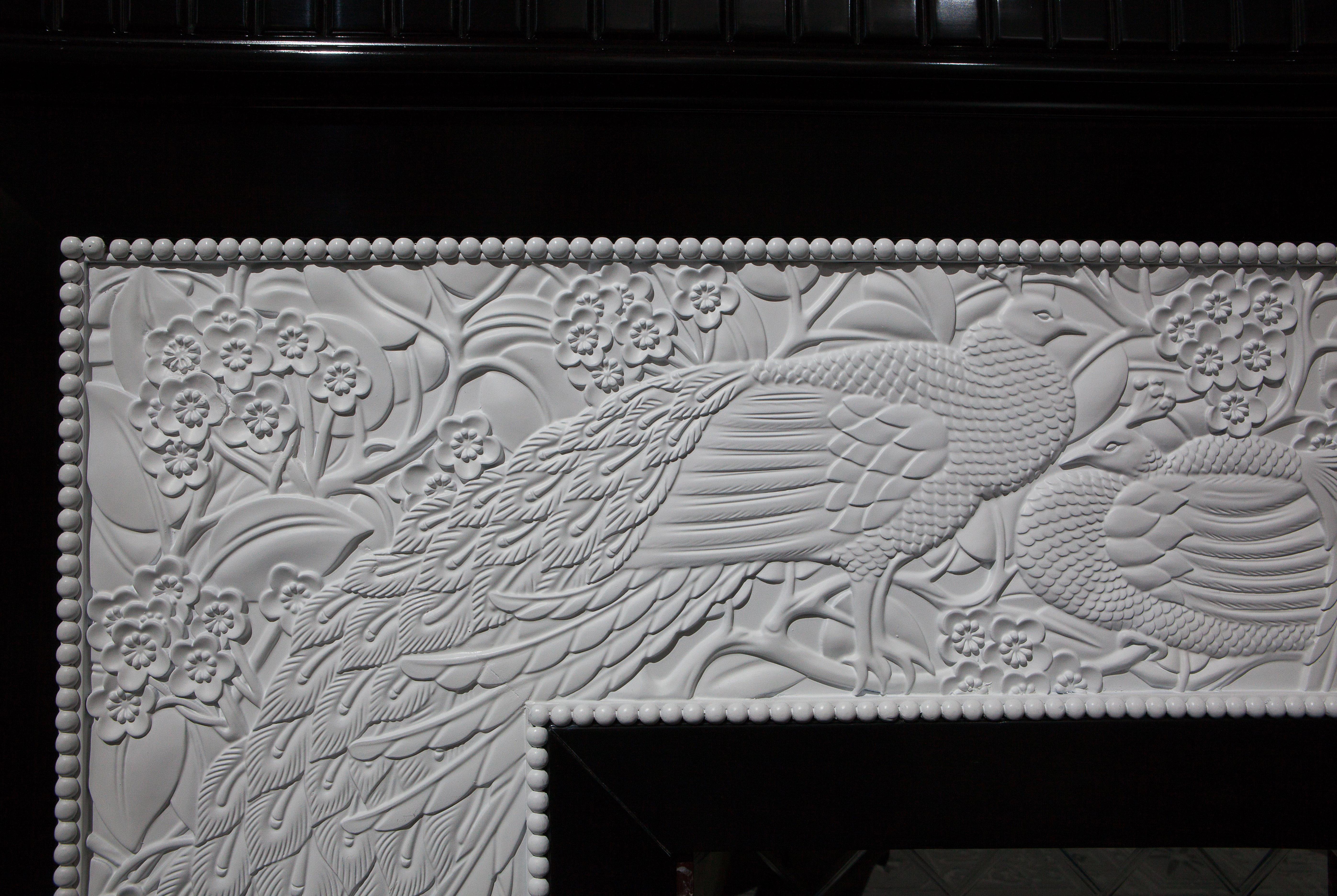 Decorative Fireplace in Ebony Wood White Carved Elements and Peacock Design In Good Condition For Sale In Hong Kong, HK