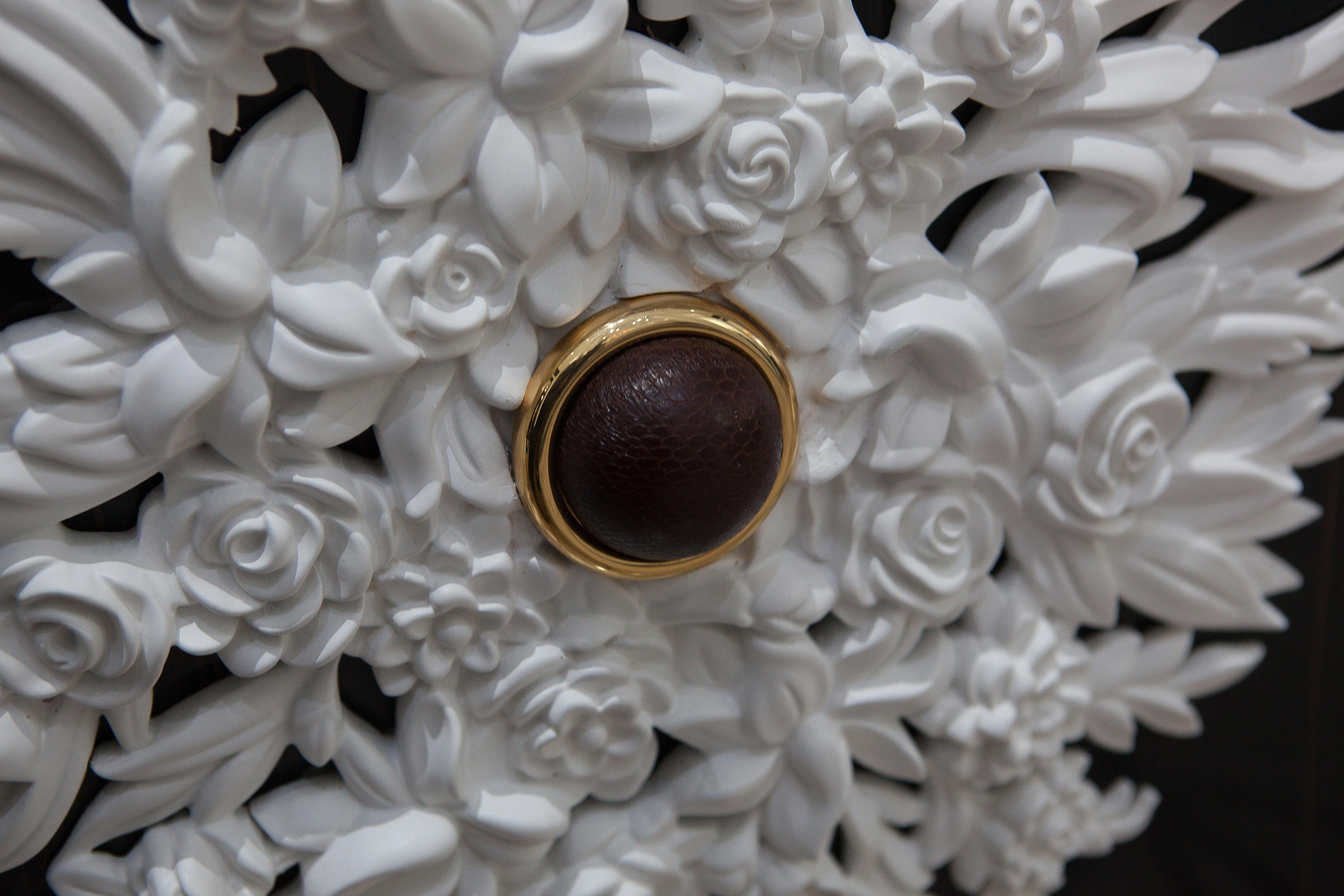 Dresser in Ebony Wood with White Flower Carving, Gold Leaf, Neoclassical Revival For Sale 2