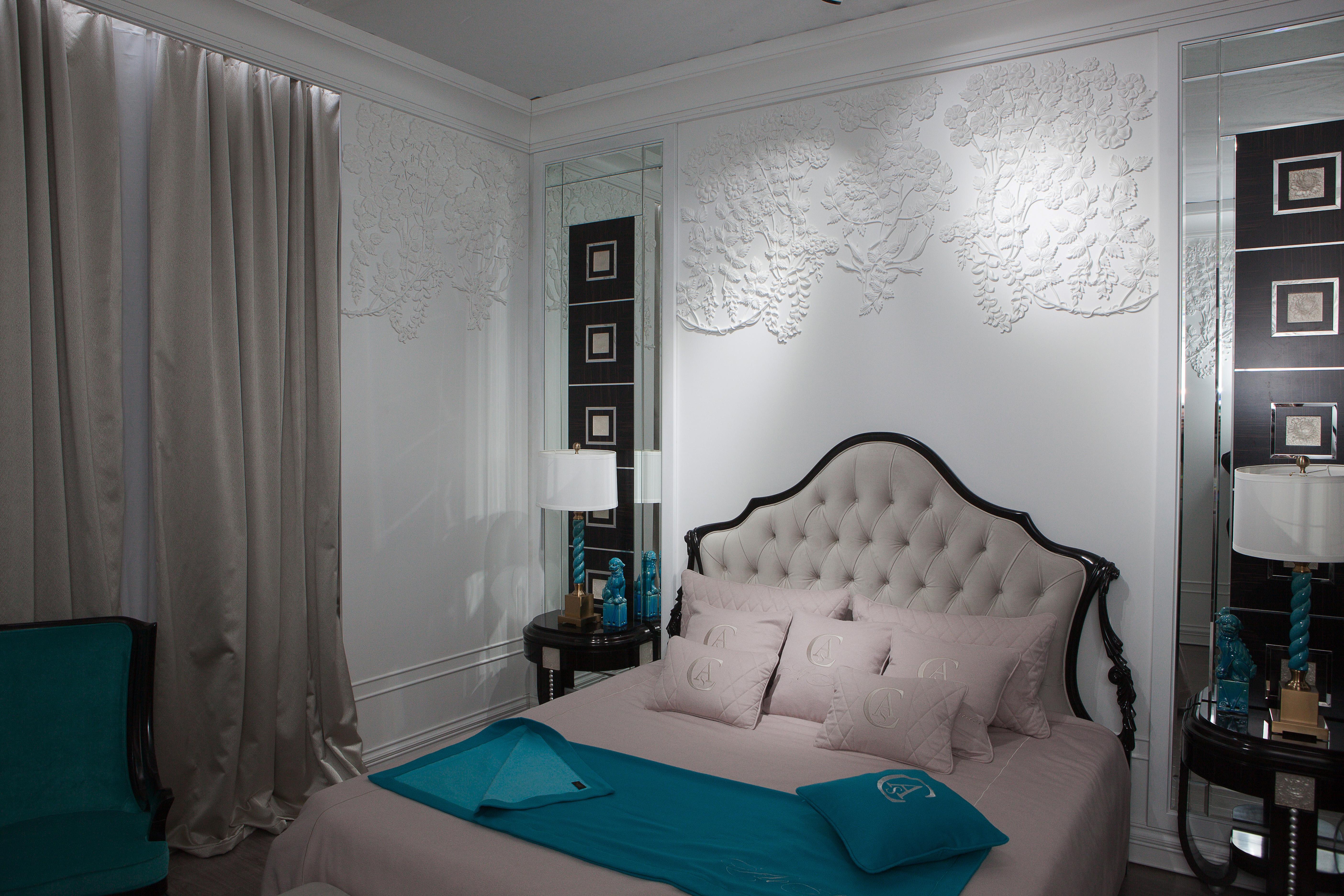 Solid Wood Panel in White and Ebony Finishing with Lalique Glass, Custom Made For Sale 1