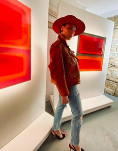 Alexandra Bernardini, „Chromatic Pulse – Orange Grey“, skulpturale Lichtkunst, 2022