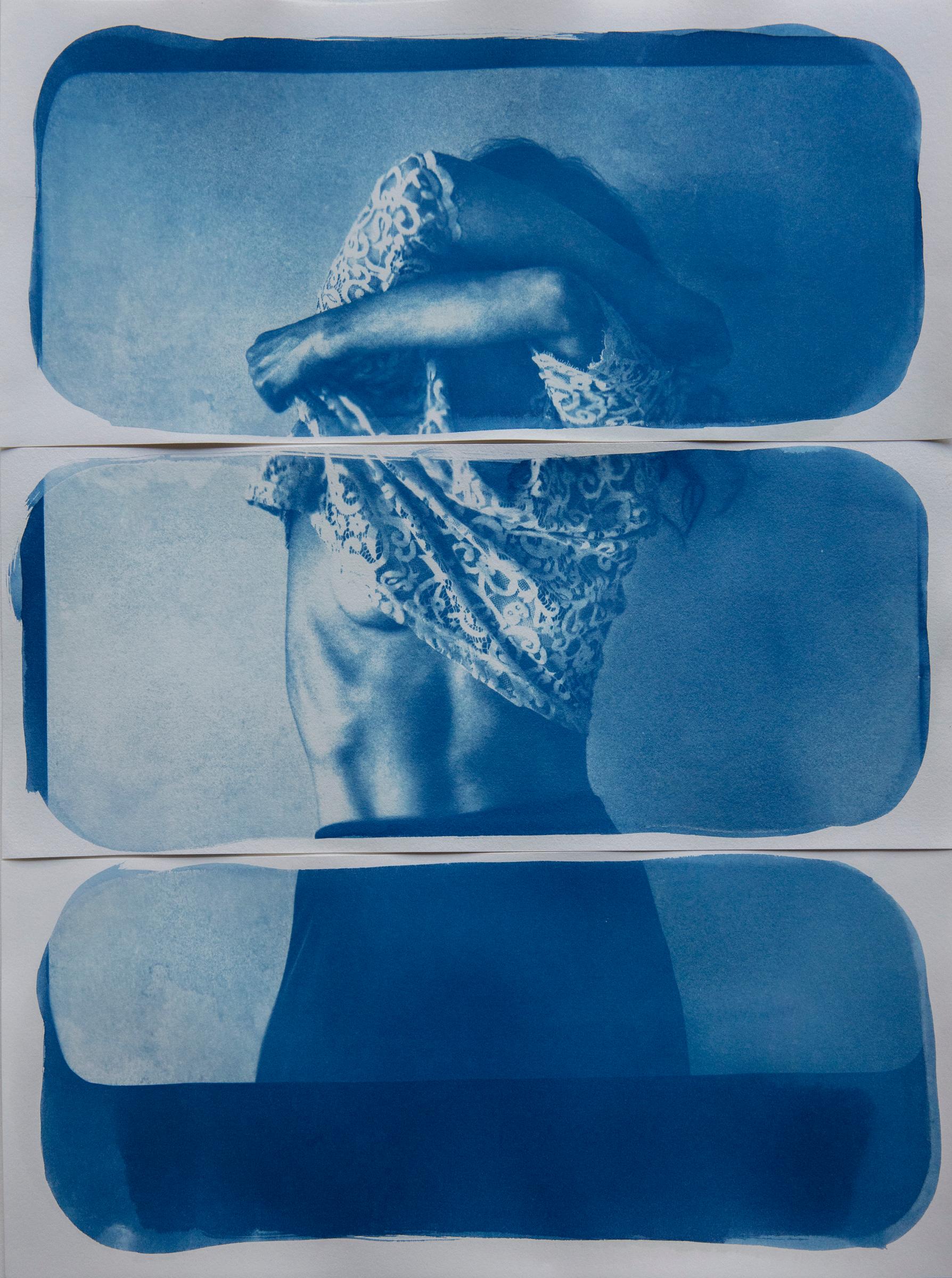 Alexandra DeFurio Figurative Photograph – Spitze