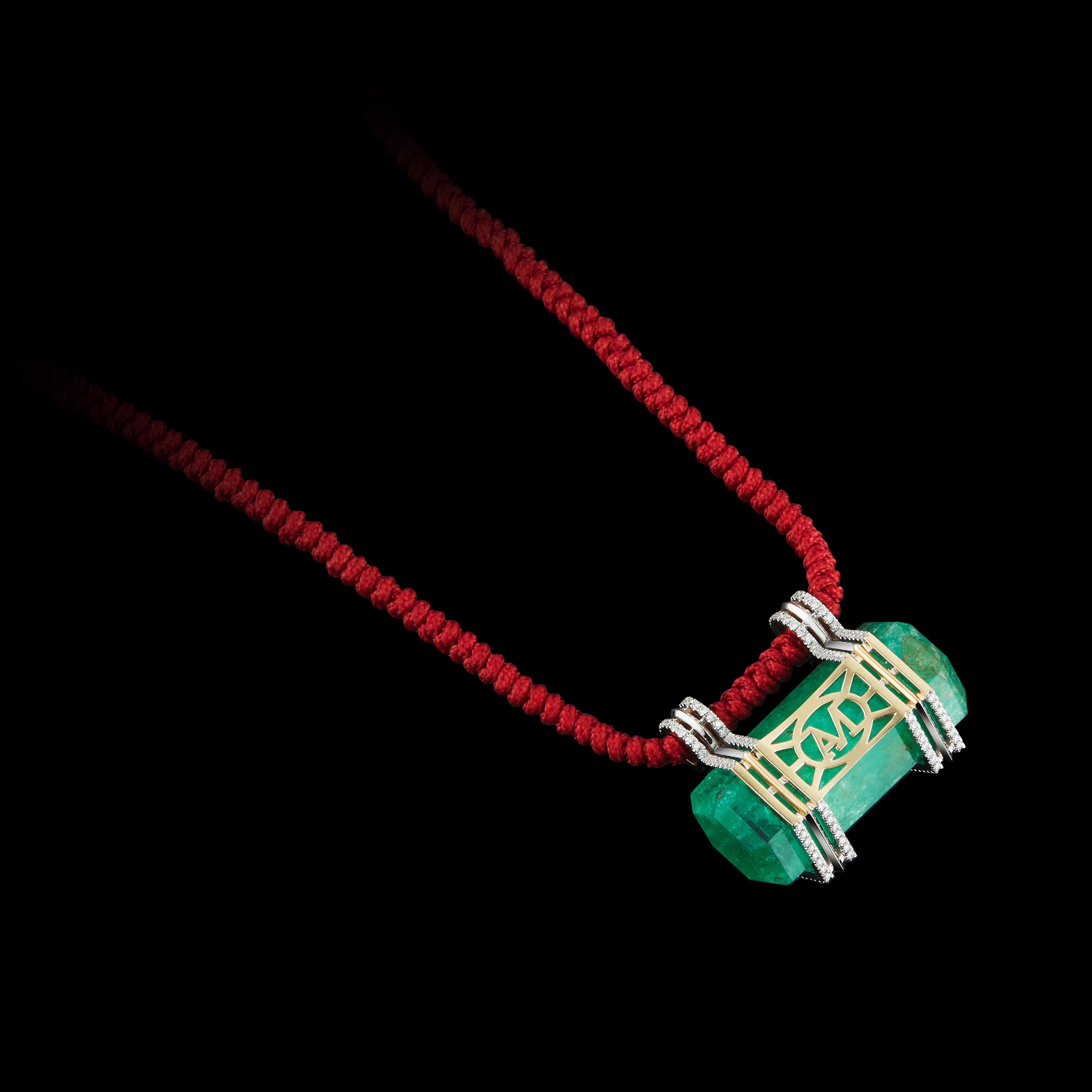 Alexandra Mor 43.88 Carat Natural Hexagon Shape *Muzo Emerald & Diamonds Pendant (Zeitgenössisch)