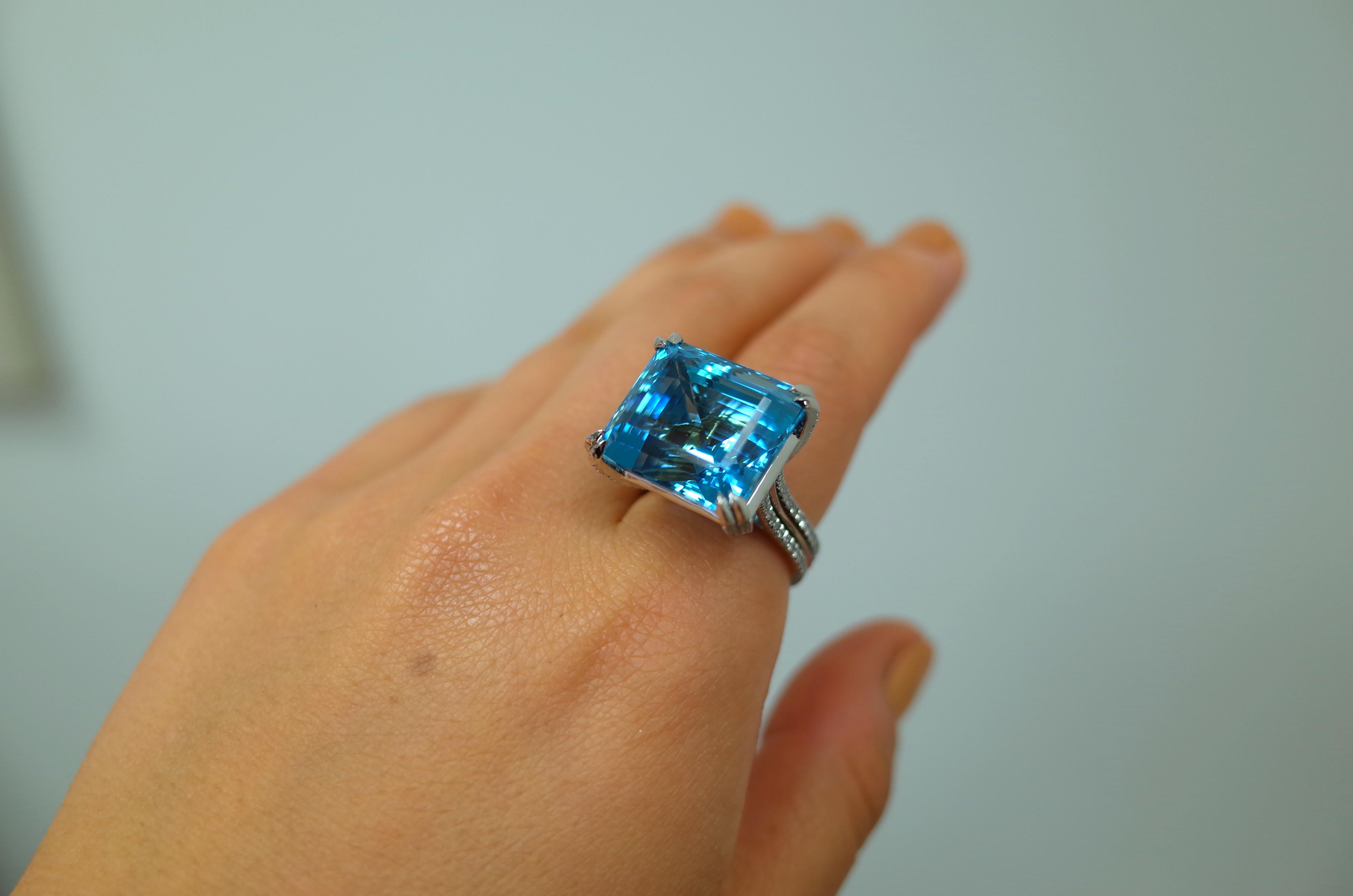 Contemporary Alexandra Mor Emerald-Cut Aquamarine and Diamond Ring For Sale