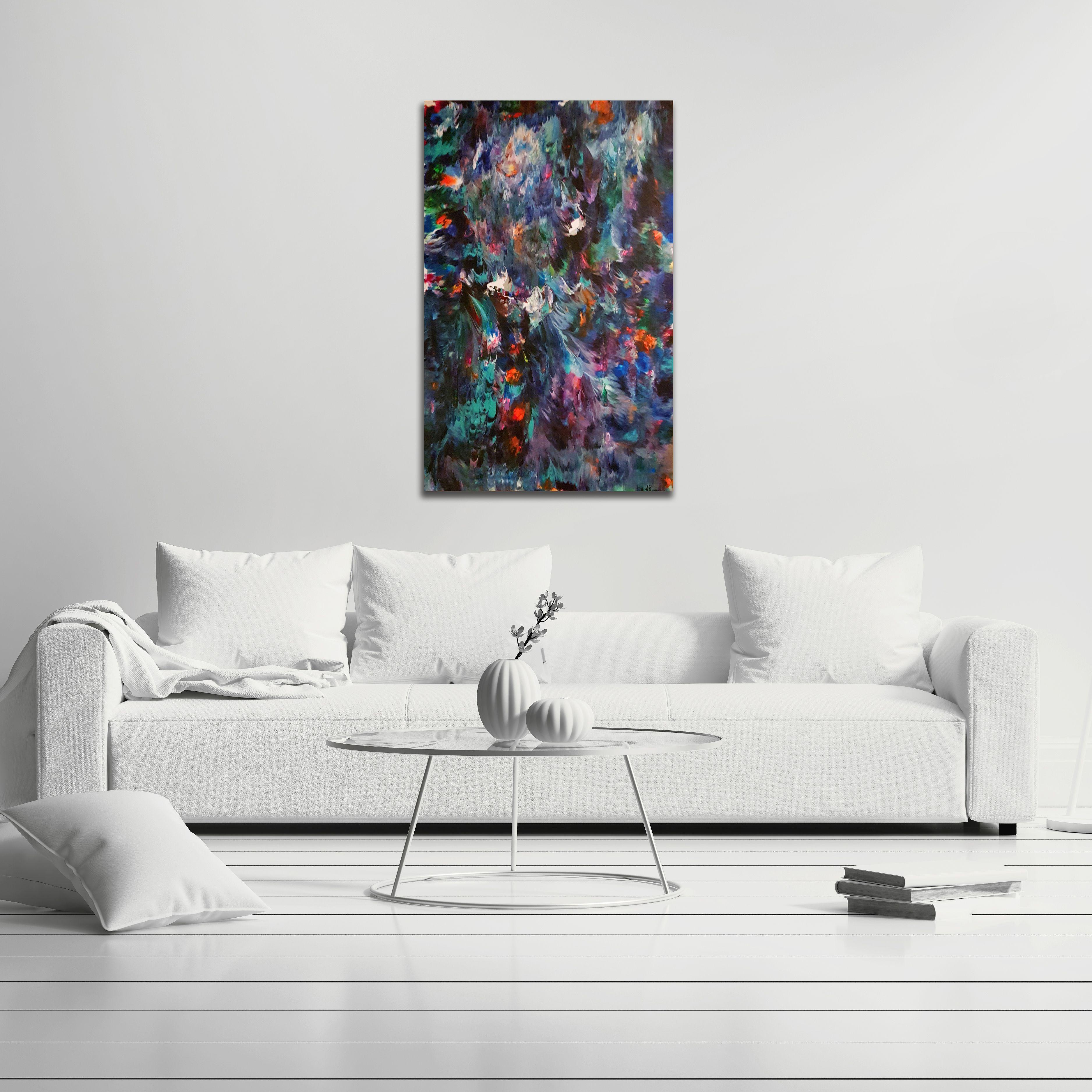 Das abstrakte expressionistische Gemälde Free Spirit No. 6 zeichnet sich durch kräftige Blautöne aus: Dunkles Marineblau, Violett und Türkis verschmelzen zu wilden Formen. Leuchtende Farben wie fluoreszierendes Orange, Pink und Grün werden durch