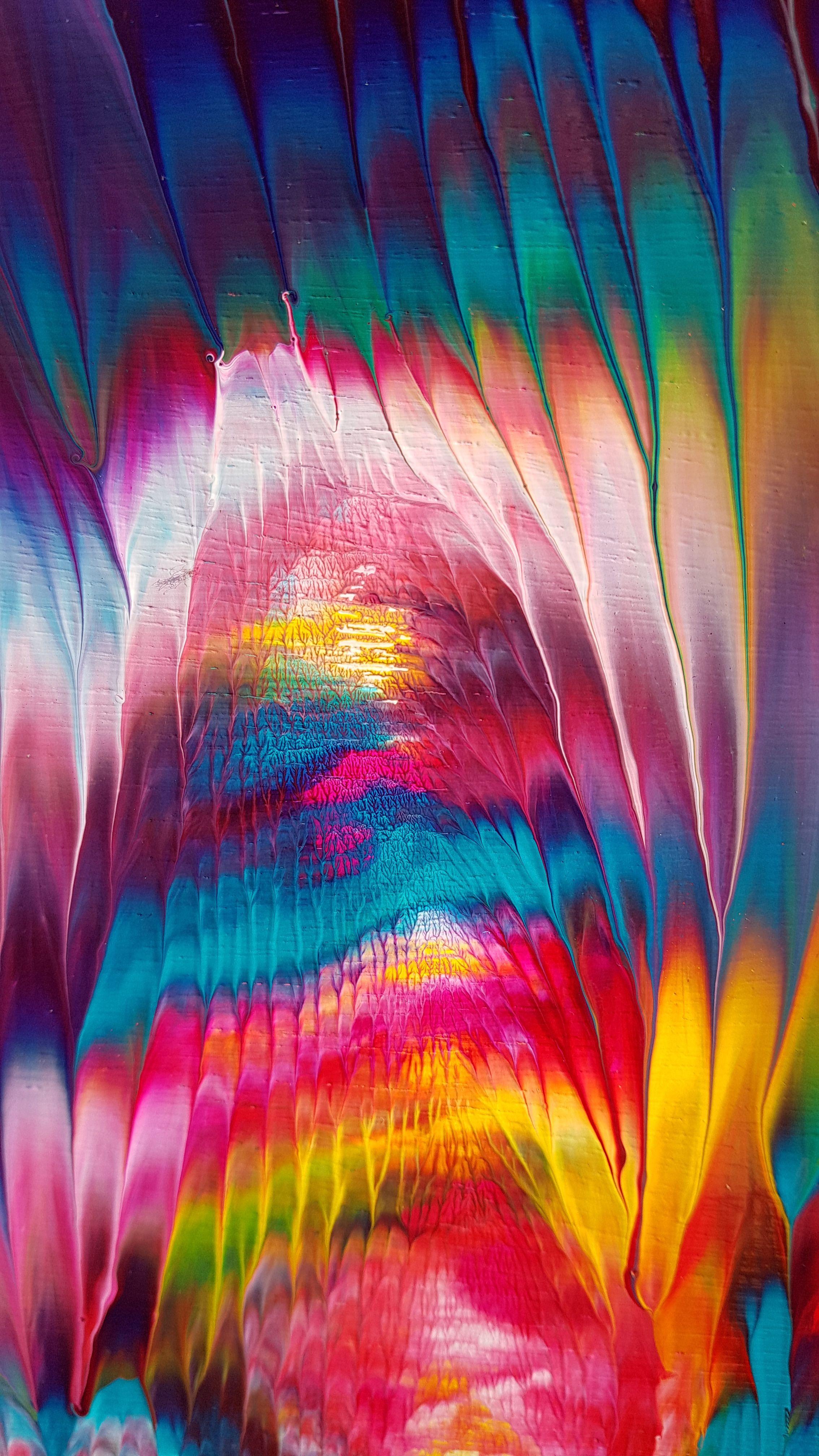 Inside Joseph's Dreamcoat IV ist ein abstraktes expressionistisches Gemälde mit Lebendigkeit, leuchtenden Farben, einzigartiger Textur und Hochglanzoberfläche. Die leuchtenden Pink- und Fuchsienfarben bilden einen schönen Kontrast zu den Türkis- und